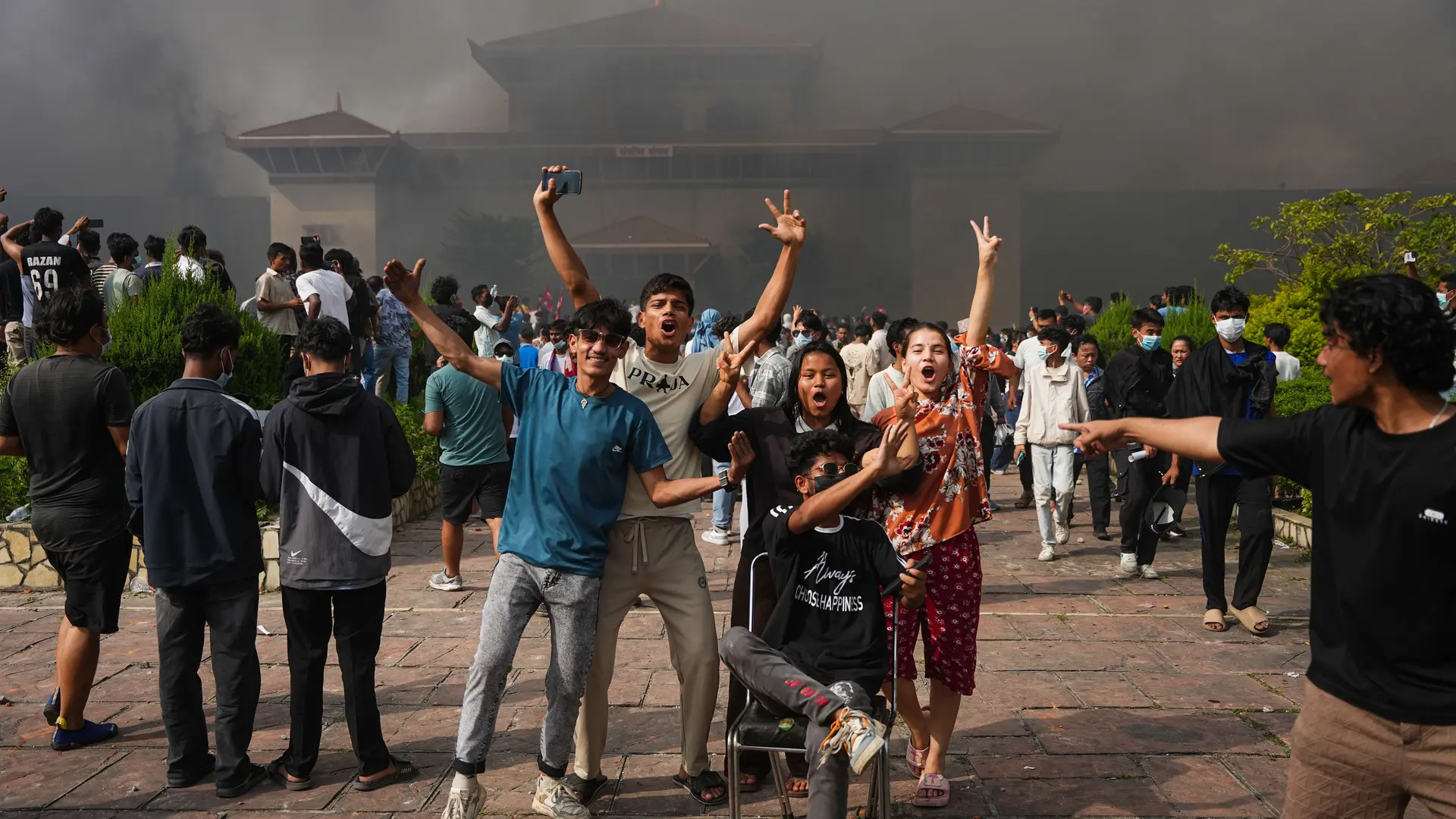 Españoles en Nepal, sobre las revueltas: "Los jóvenes están cansados de no ver futuro y de que los políticos sean corruptos"