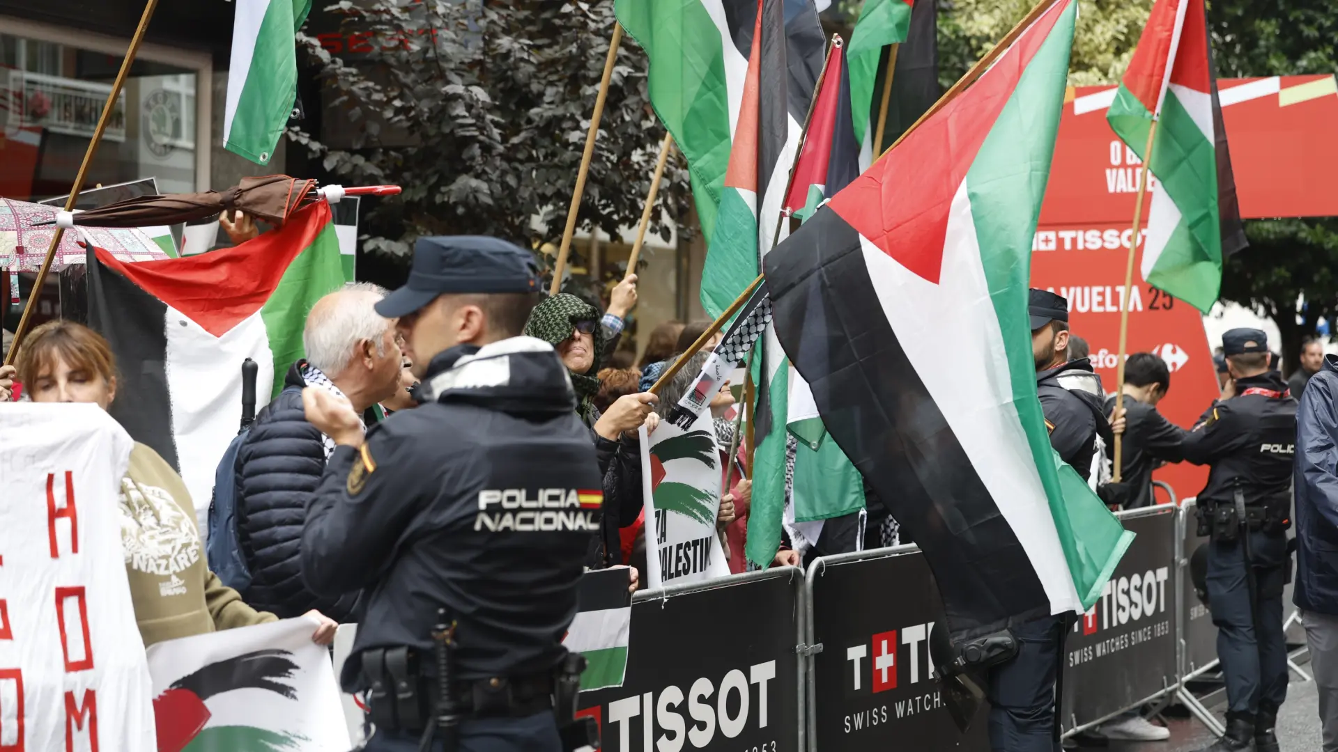 La Vuelta a España, en directo: las protestas propalestinas volverán a ser protagonistas en la etapa 17, que acaba en El Bierzo