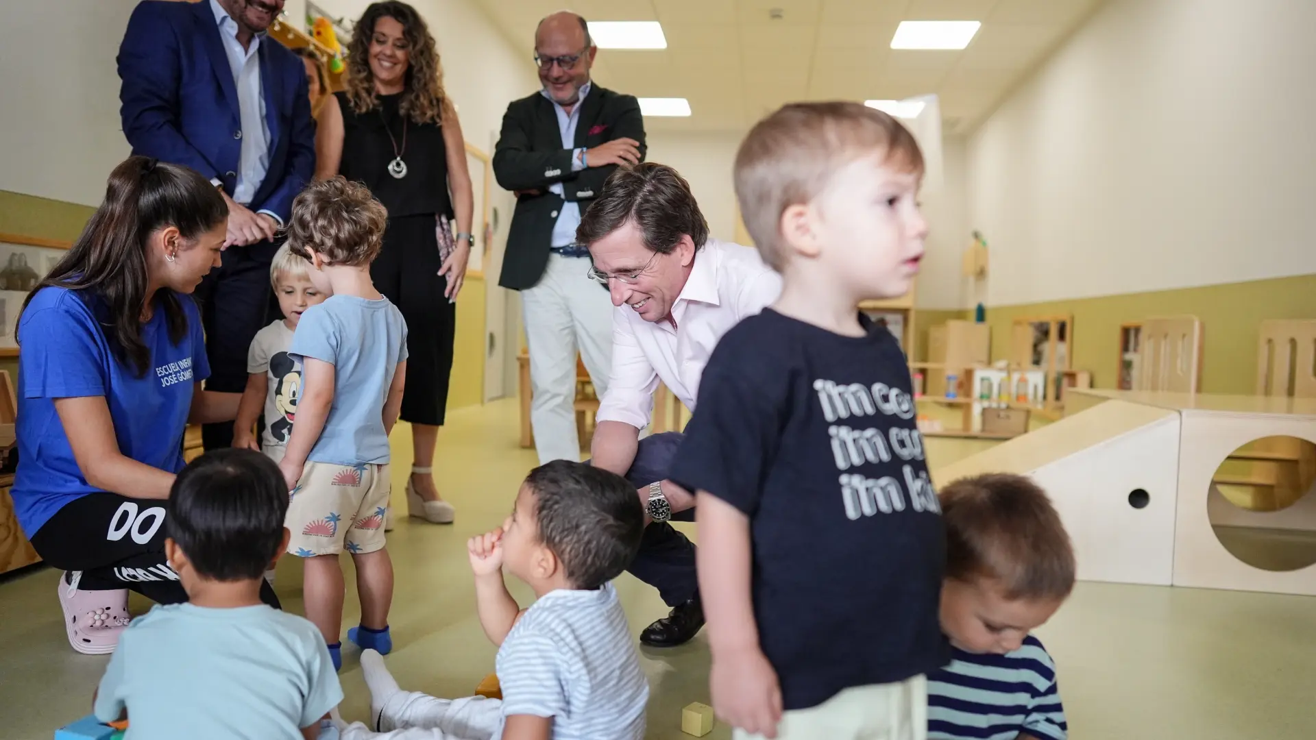 Dos nuevas escuelas y un aumento de la beca infantil plus: Madrid invierte 100 millones en la vuelta al cole