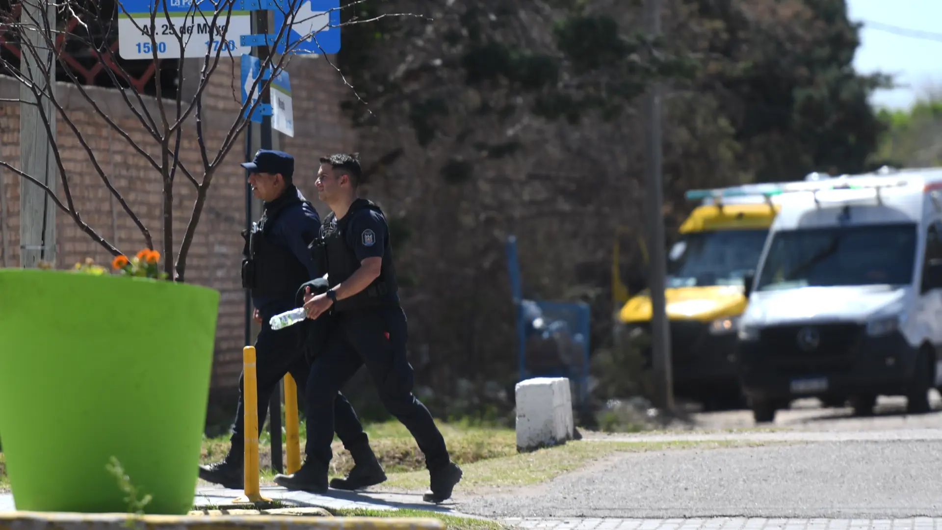 Una adolescente dispara con un arma y se atrinchera en un colegio de Argentina