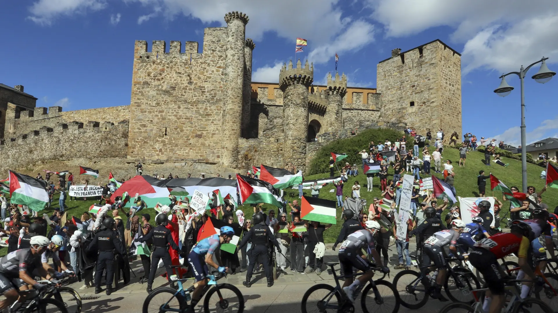 Drones, perros y refuerzo policial: gran temor en el paso de La Vuelta por Valladolid por las protestas propalestina