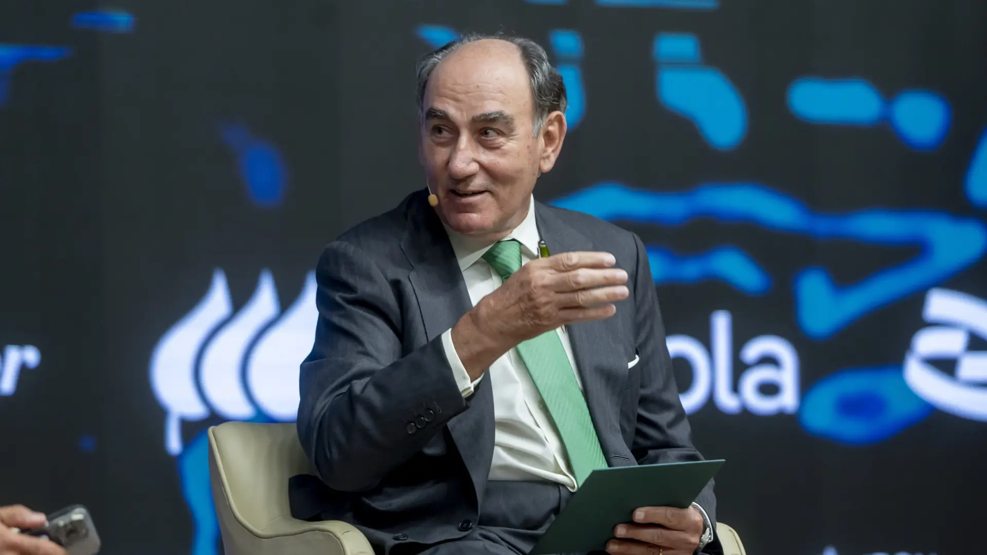 Iberdrola compra el 30,29% de su filial brasileña Neoenergia por 1.880 millones