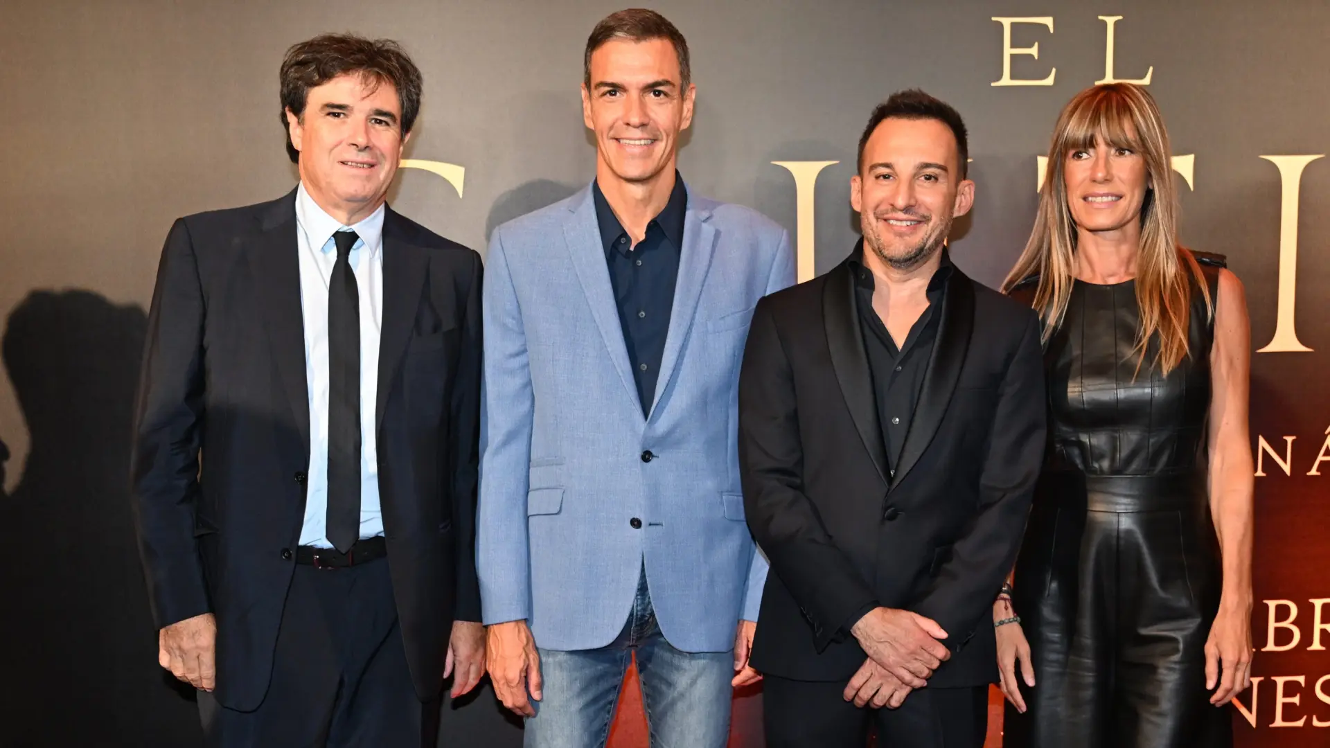 Sánchez asiste con Begoña Gómez al estreno de la nueva película de Amenábar horas después de declarar ante el juez Peinado