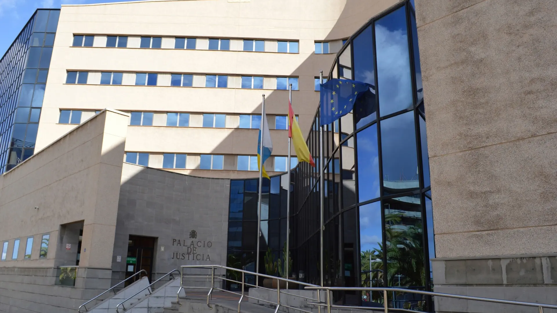 Piden 15 años de cárcel para un joven por violar a una menor tutelada en los carnavales de Tenerife