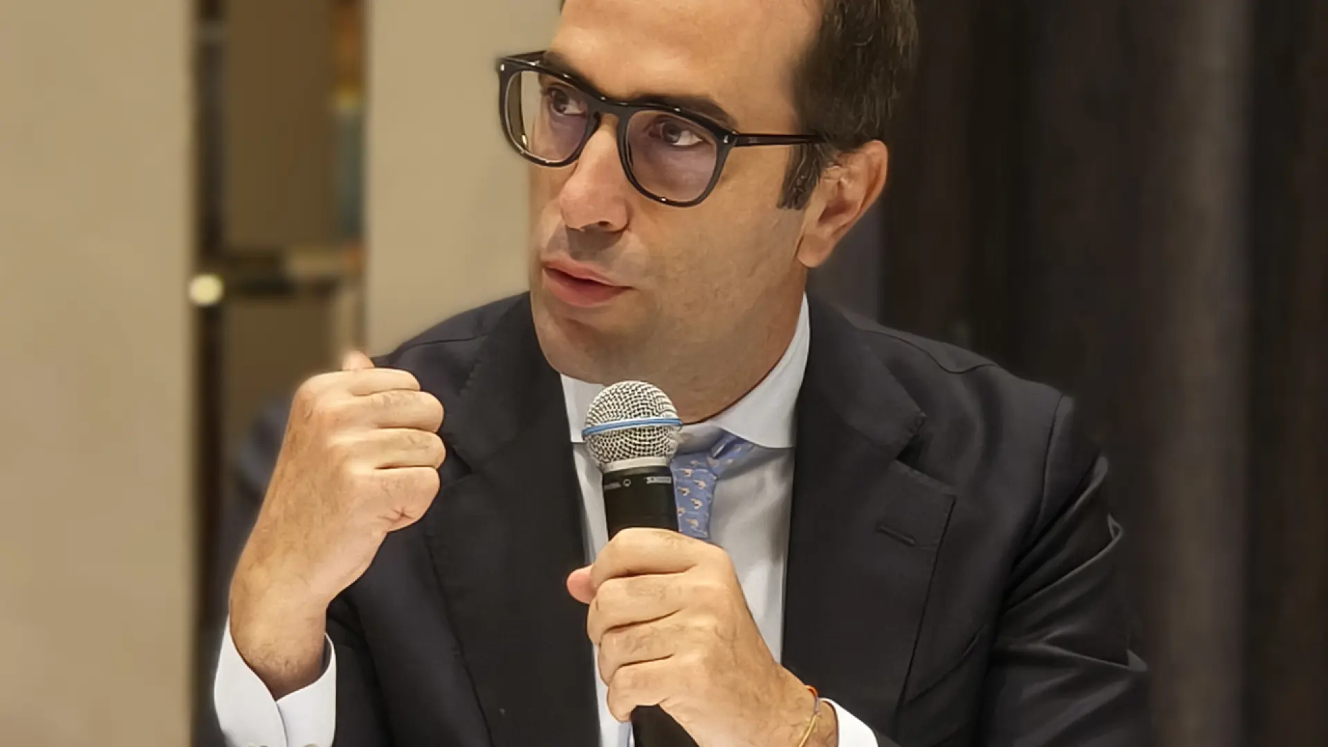 El vídeo del ministro Carlos Cuerpo hablando en un perfecto japonés a un grupo de inversores durante su visita a Tokio