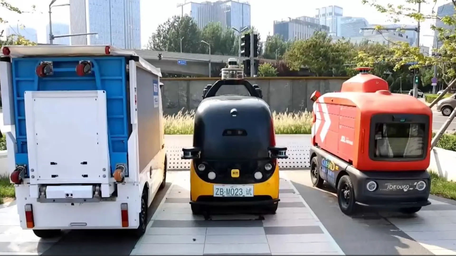 China presenta nuevos modelos de automóviles autónomos