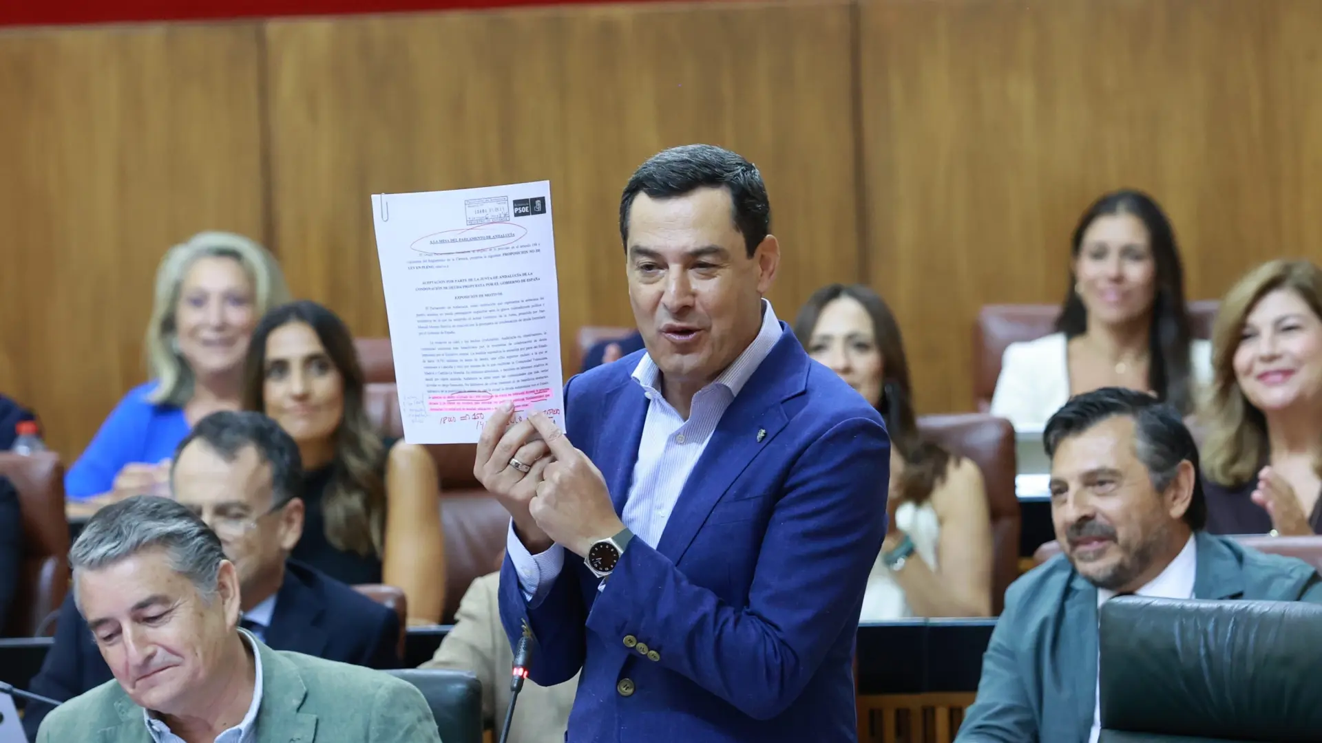 Moreno desmonta las críticas sanitarias de la oposición al superar Andalucía por primera vez el gasto medio nacional por habitante