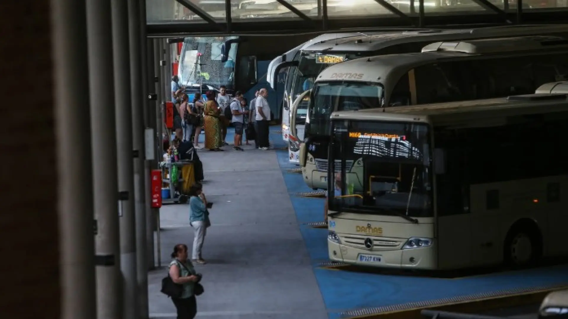 Las regiones del PP ultiman un frente común al plan de Puente sobre supresión de paradas de bus del que ya se descuelgan Page y Chivite