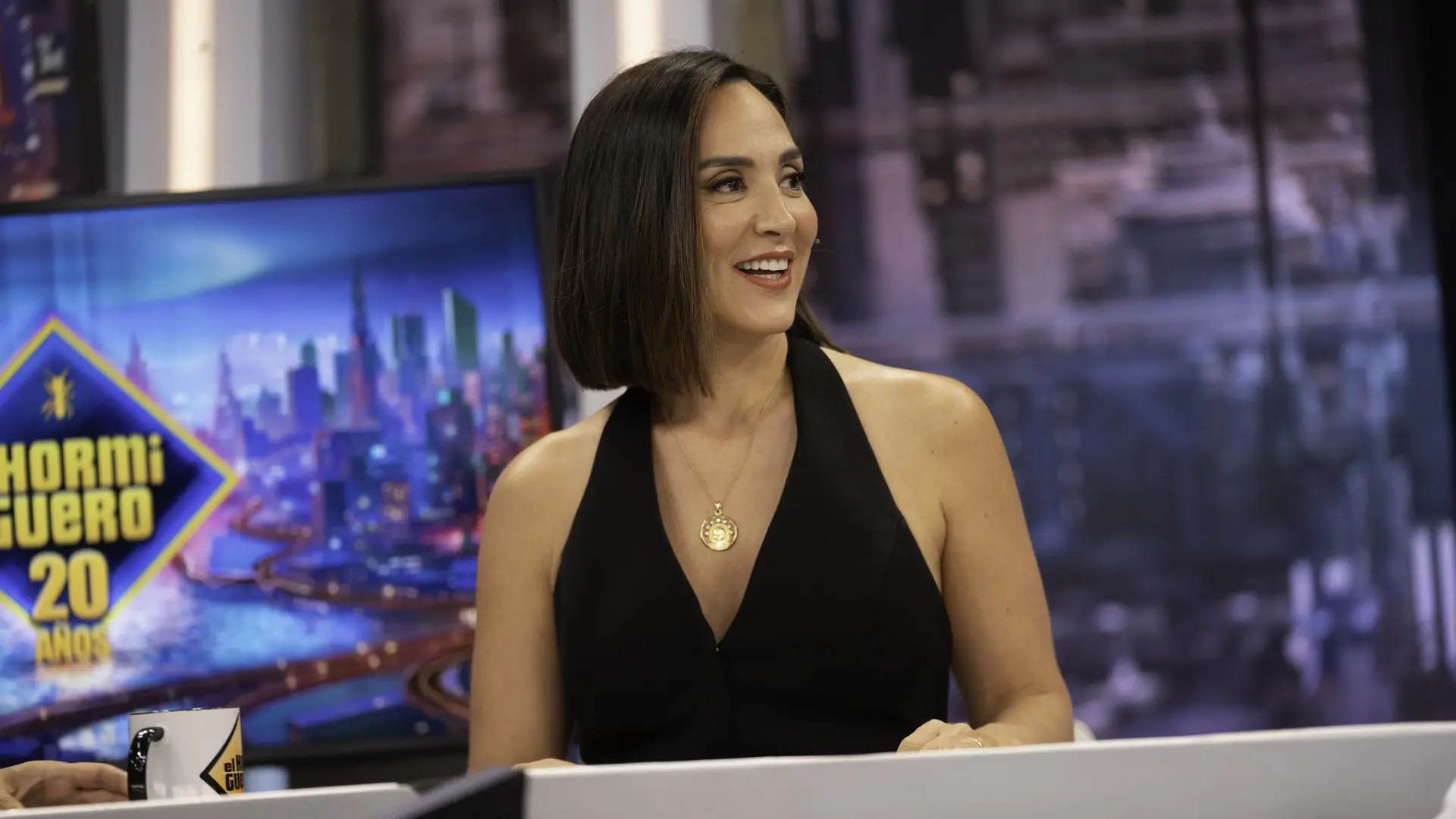 Jamás pensaríamos que un chaleco de Zara podría servir para salir de fiesta, hasta Tamara Falcó lo ha llevado a 'El Hormiguero'