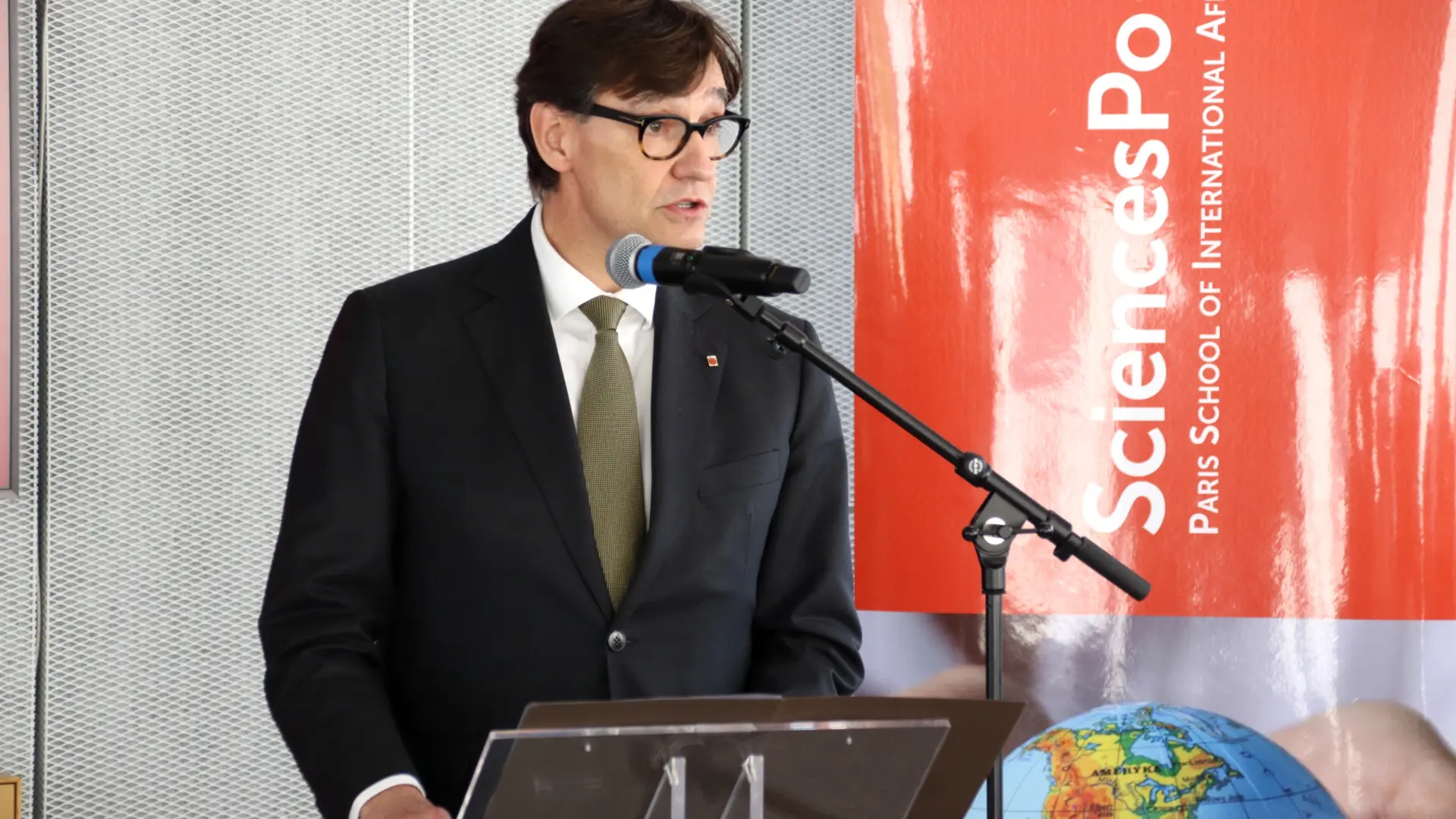 Illa avisa de que afirmar que el uso del catalán pierde terreno "no es la mejor estrategia para promover su aprendizaje"