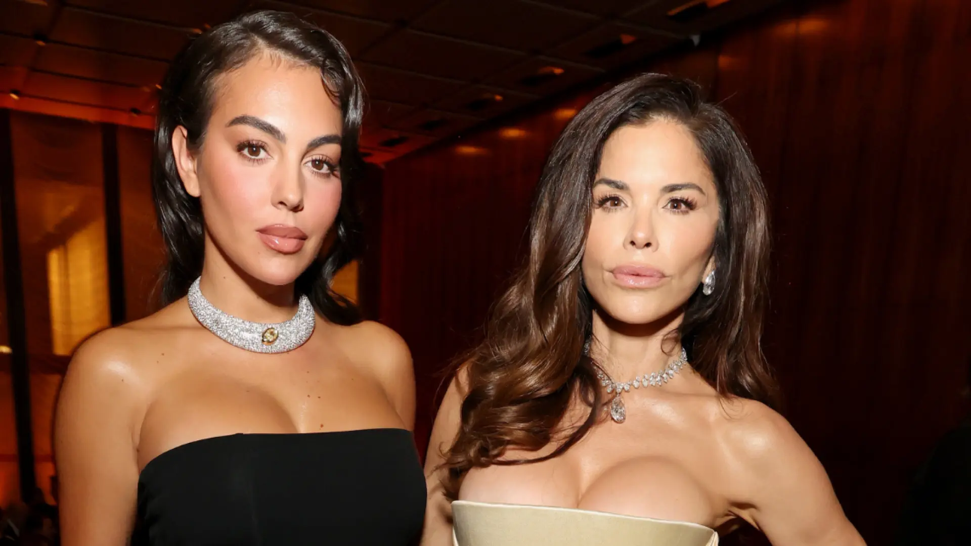 El impresionante posado de Georgina Rodríguez y Lauren Sánchez luciendo figura con vestidos ajustados