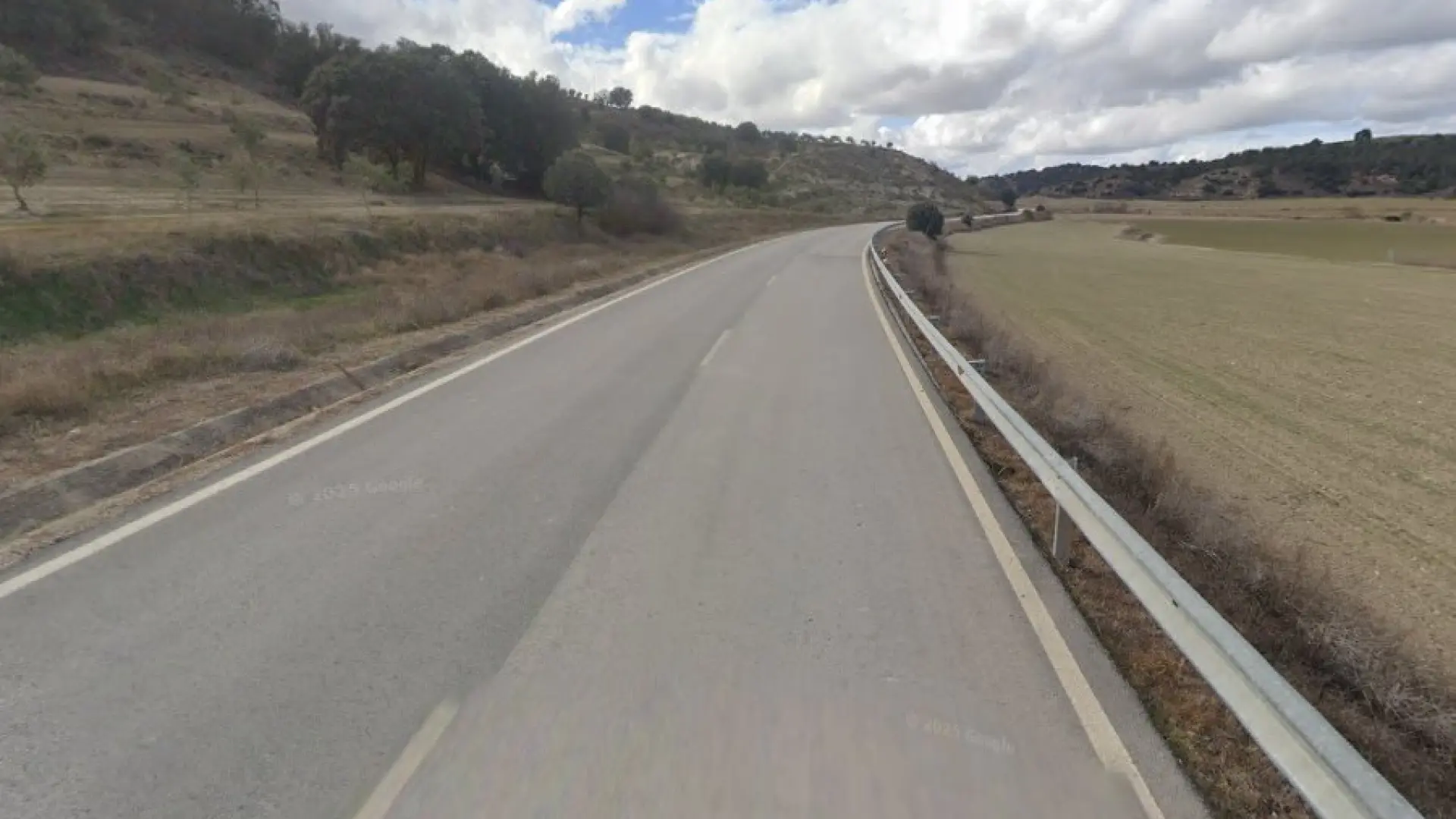 Muere un octogenario al caer por un barranco con su vehículo en Granada
