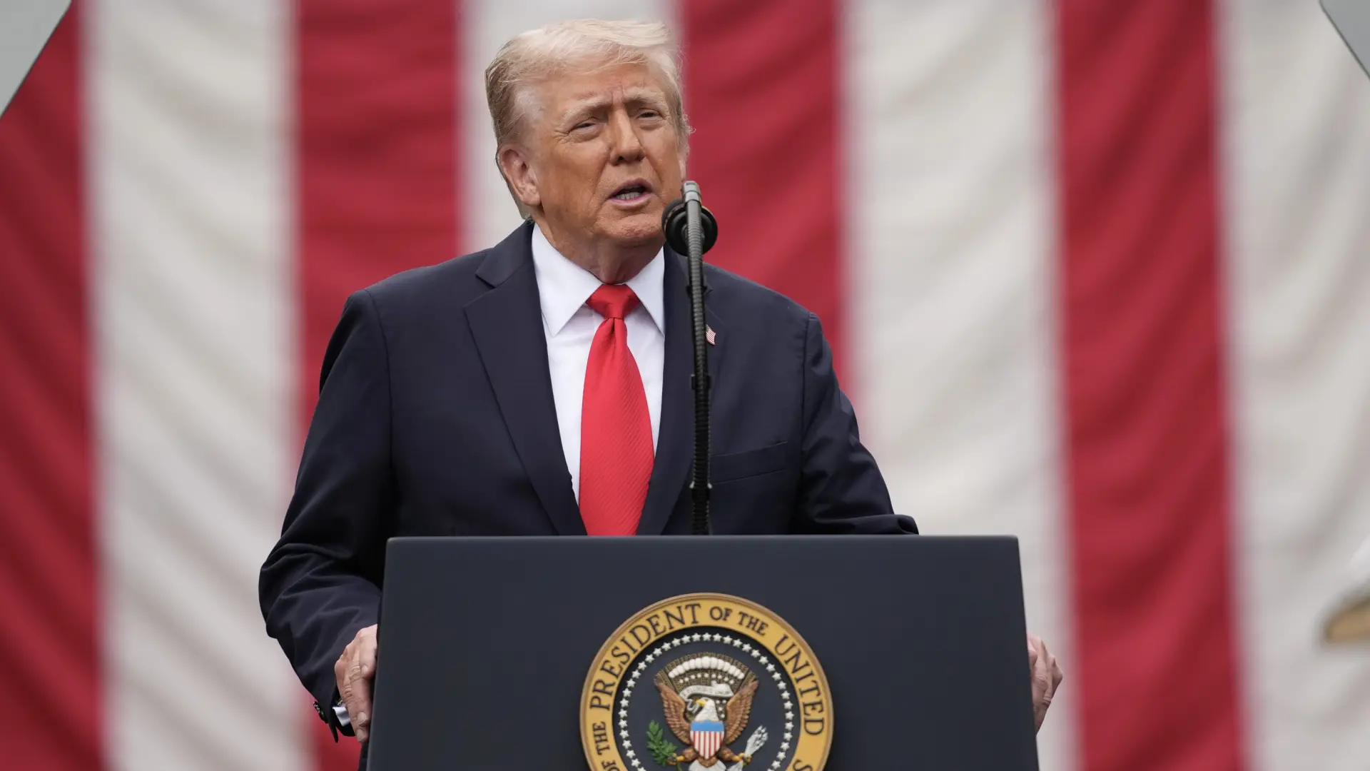 Trump carga contra la UE y la OTAN por seguir comprándole petróleo a Rusia: "No están haciendo su trabajo"