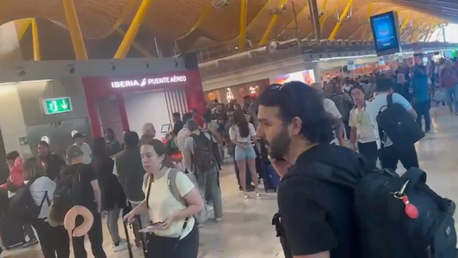 Una hora de espera en el aeropuerto de Barajas en el segundo día de huelga de vigilantes de seguridad