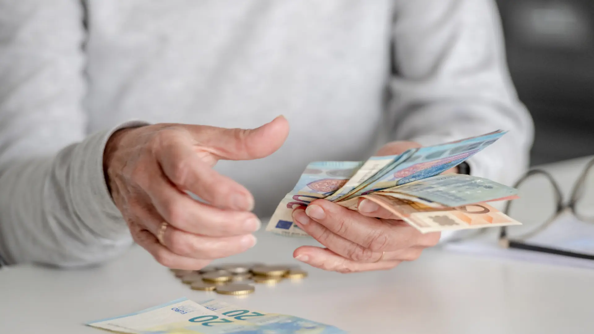 Devolución del IRPF a jubilados mutualistas: esto es lo que tienen que hacer si se retrasa Hacienda