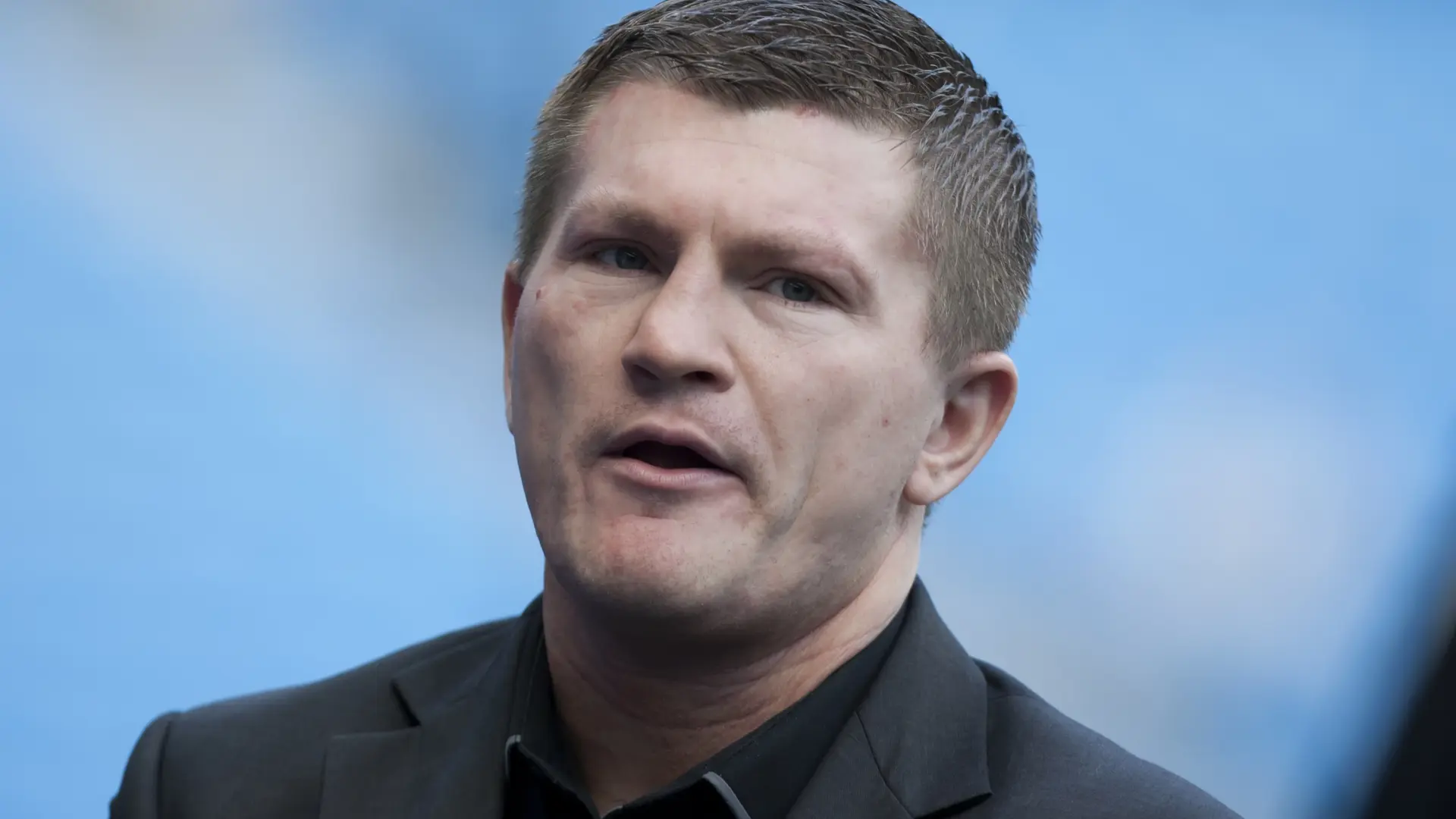 Encuentran muerto en su casa al excampeón del mundo de boxeo Ricky Hatton, de 46 años