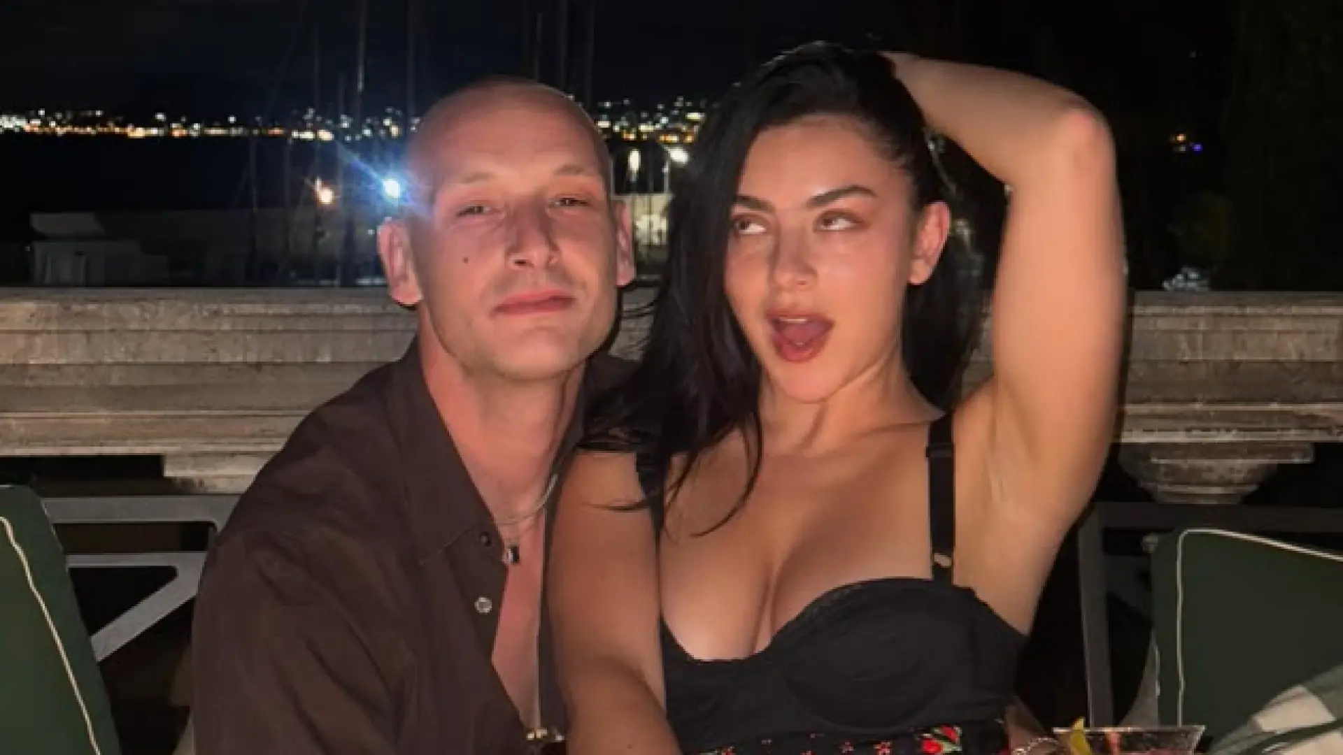 Charli XCX y George Daniel vuelven a casarse dos meses después de su boda con una fiesta "rave" en Sicilia