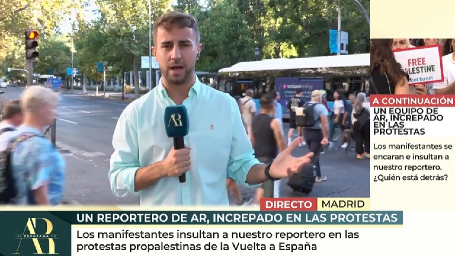 Los manifestantes de La Vuelta Ciclista a España increpan a un reportero de 'El programa de AR': "¡Fuera Ana Rosa!"