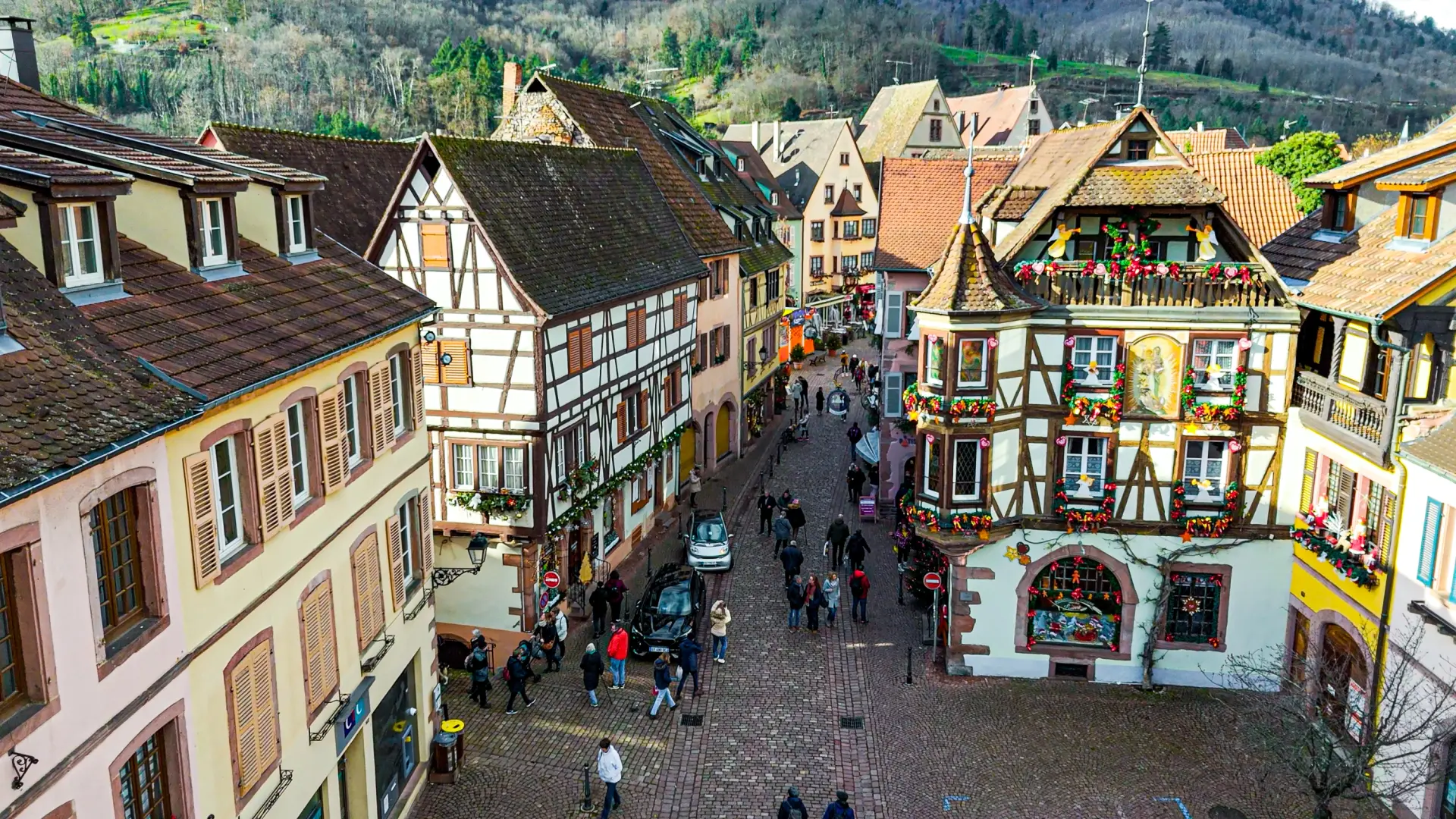 El pueblo más bonito de Francia: casas de entramado de madera y paisajes que resumen el encanto de la Alsacia