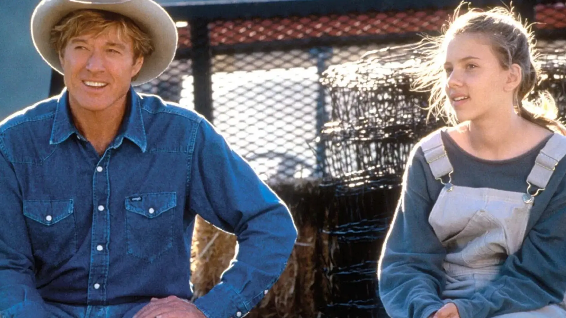"Robert Redford fue muy paciente": Scarlett Johansson recuerda con cariño la ayuda del actor en el inicio de su carrera