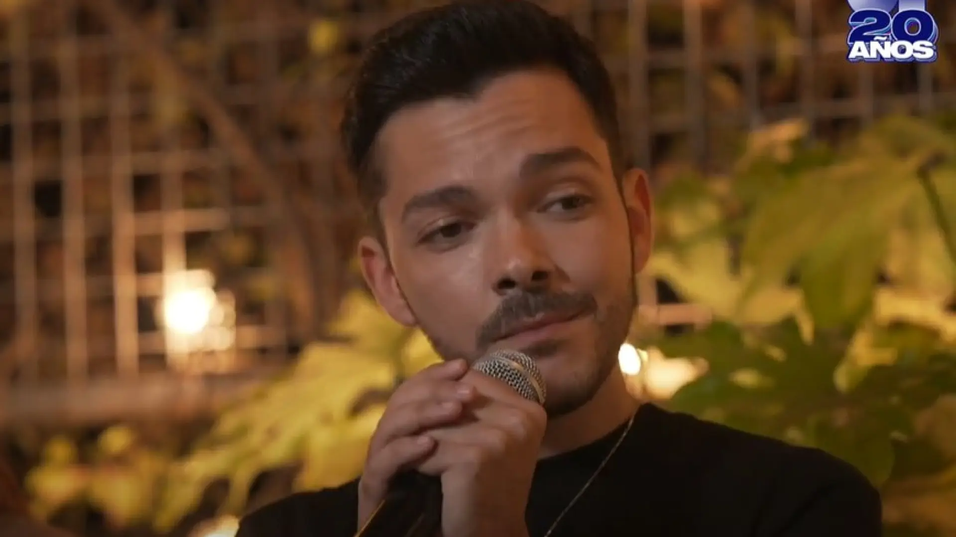 La respuesta de Sergio Rivero a un fan de 'OT' que dice "echar de menos a hombres hetero" en el concurso: "Quítame de esa lista"