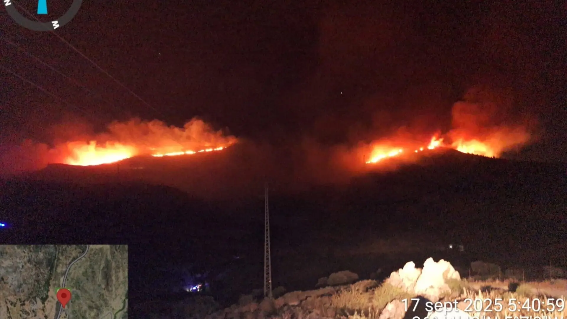 Suman cuatro medios aéreos contra el incendio declarado de madrugada en Parauta (Málaga)