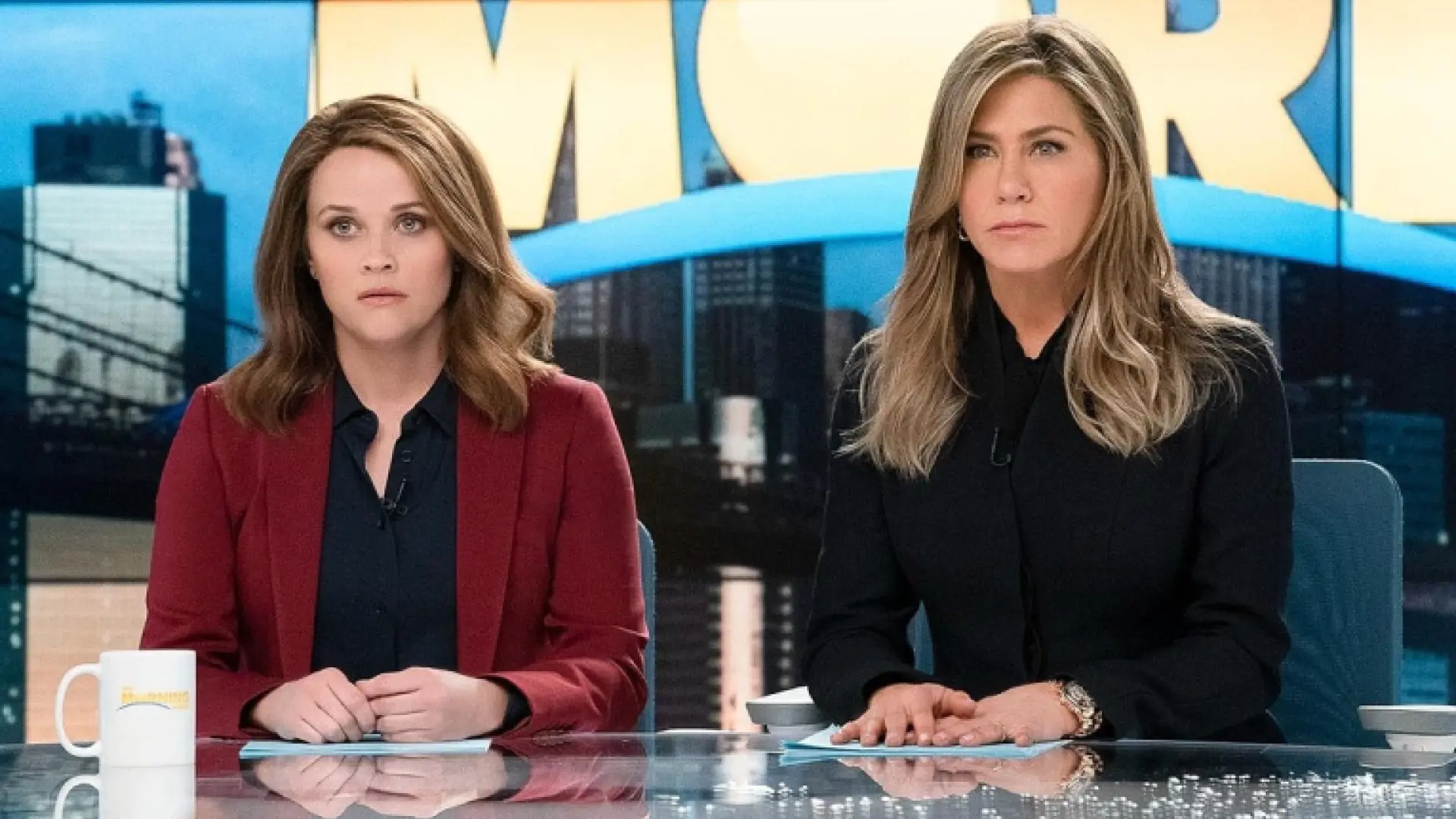 Jennifer Aniston y Reese Witherspoon seguirán dando las noticias: Apple TV+ renueva su serie más combativa