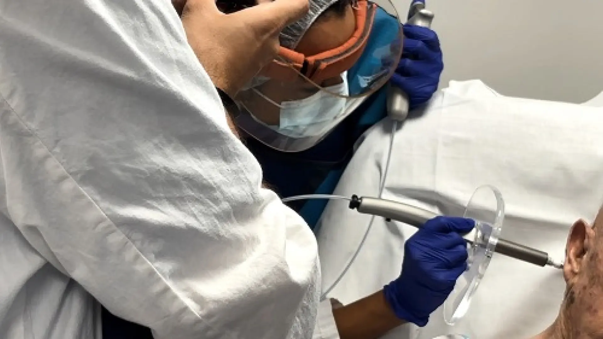 El Hospital del Mar, pionero en un tratamiento de radiación contra el cáncer de piel no melanoma