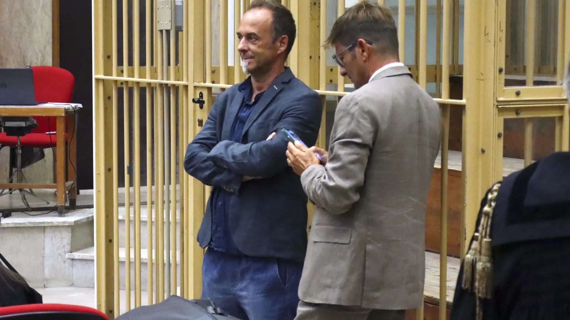 El juicio contra el ex de Juana Rivas, Francesco Arcuri, por maltrato infantil se aplaza para nombrar a un tutor del hijo