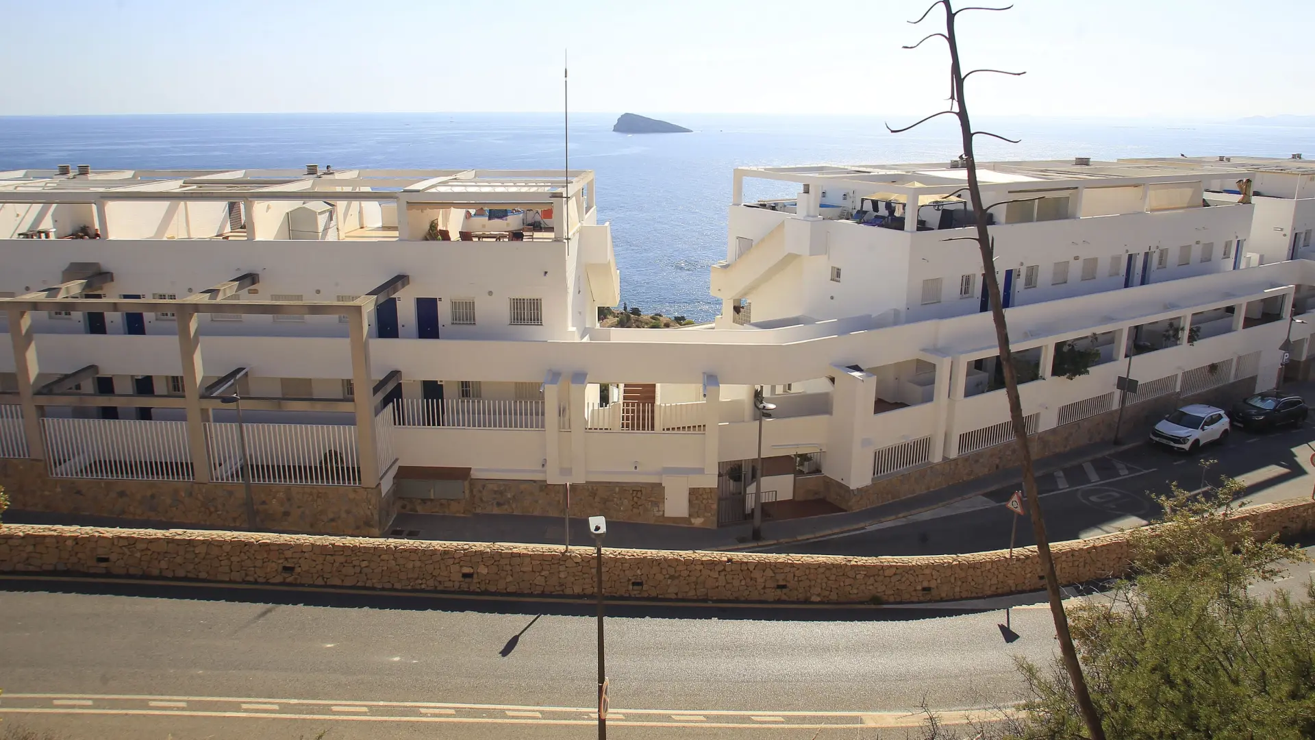 Detenida una turista británica por la muerte de su amiga en Benidorm: la habría estrangulado con un cable de aspiradora