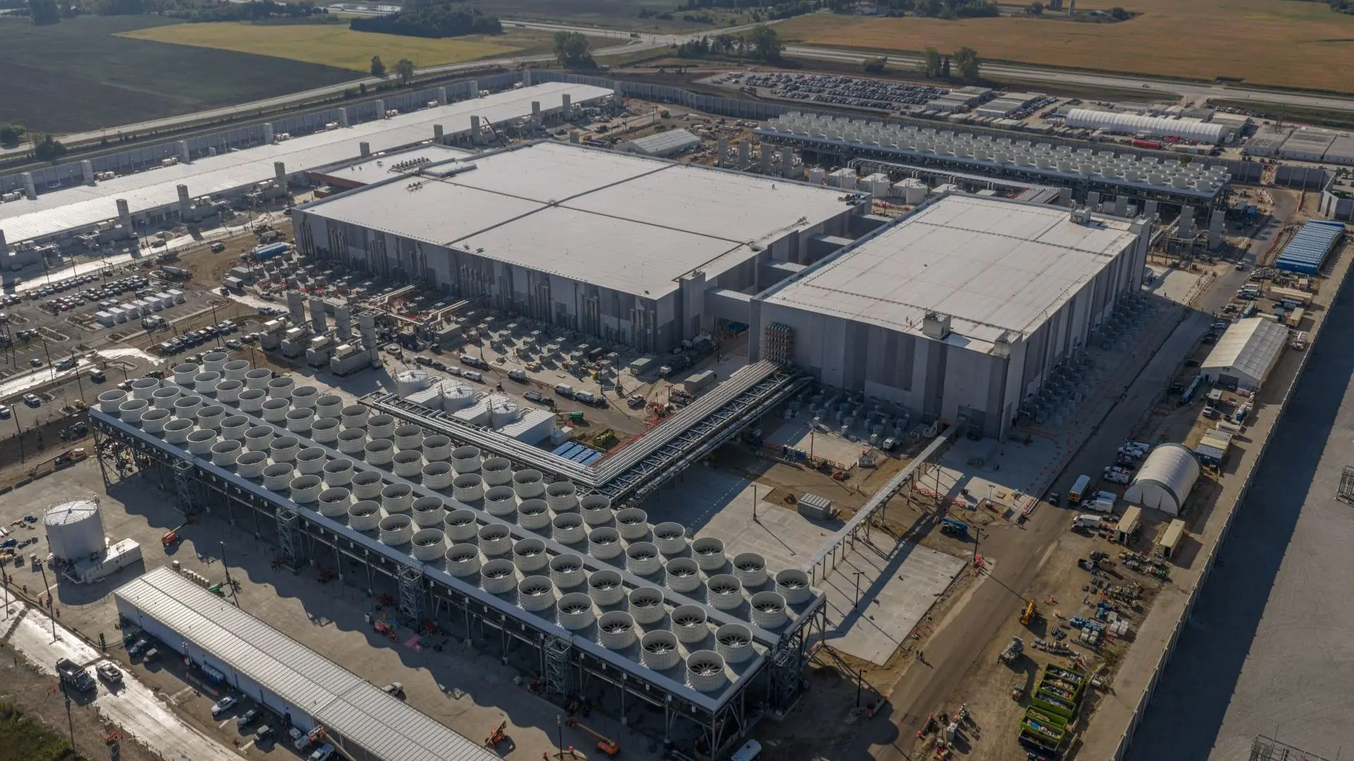 Microsoft anuncia el datacenter de IA más potente del mundo: 10 veces superior al actual campeón de los superordenadores