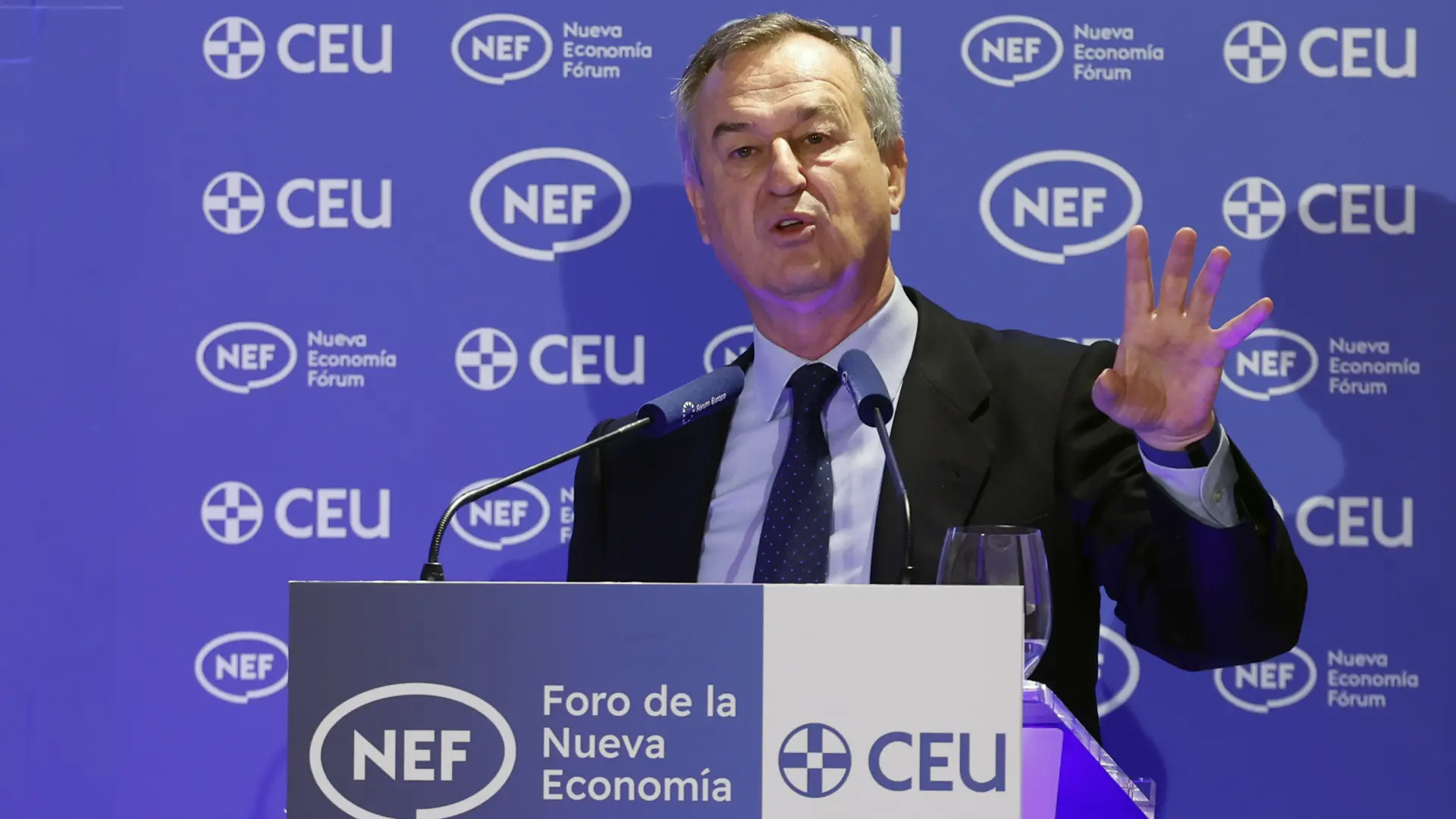 González-Bueno (Sabadell) sobre una mejora de precio en la OPA: "El presidente cree que no se va a producir, yo sí"