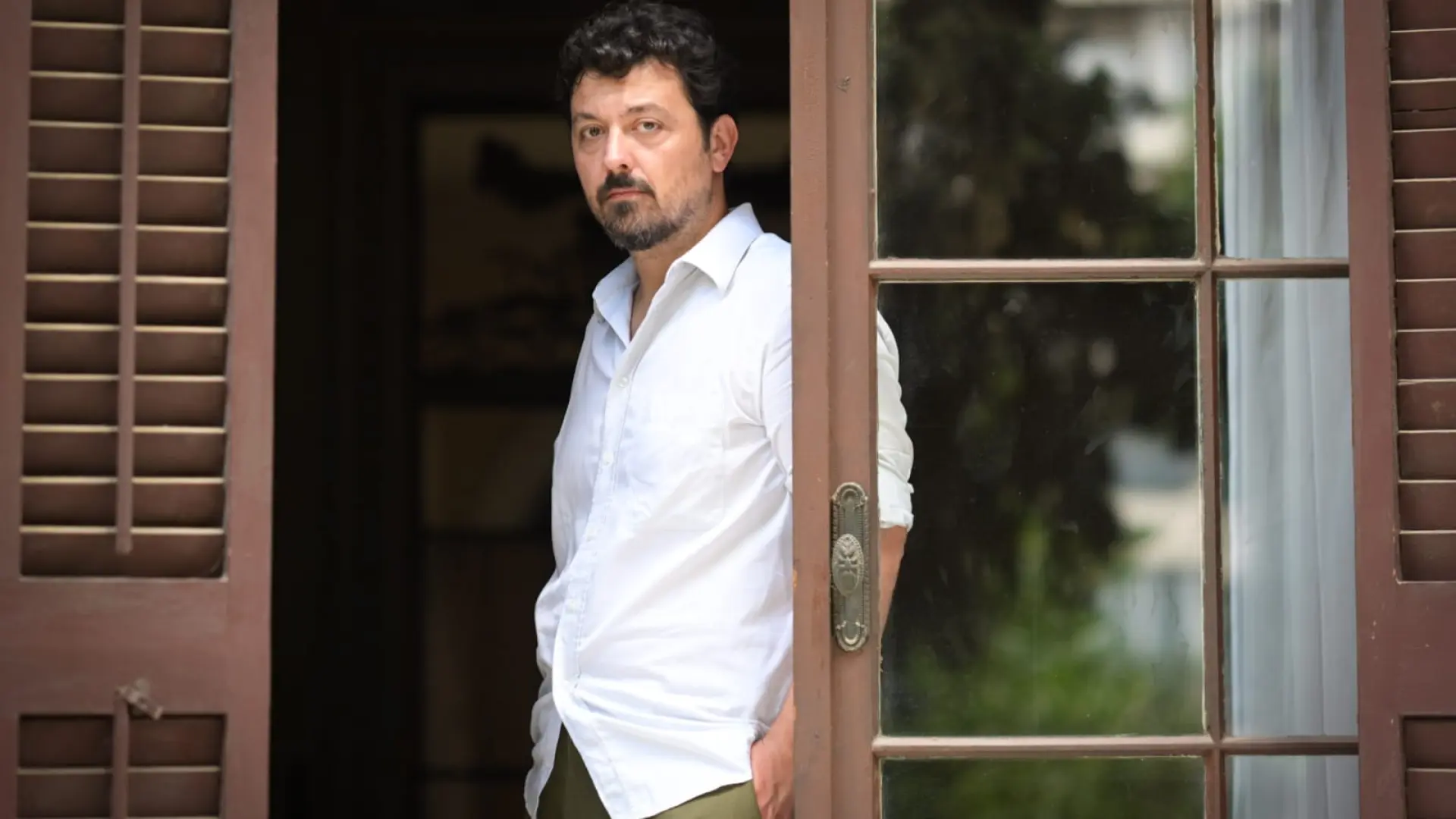 Fran Serrano, flamante ganador del premio de novela Tusquets: "Es algo fascinante que a nadie le cae mal un atracador, se romantiza"