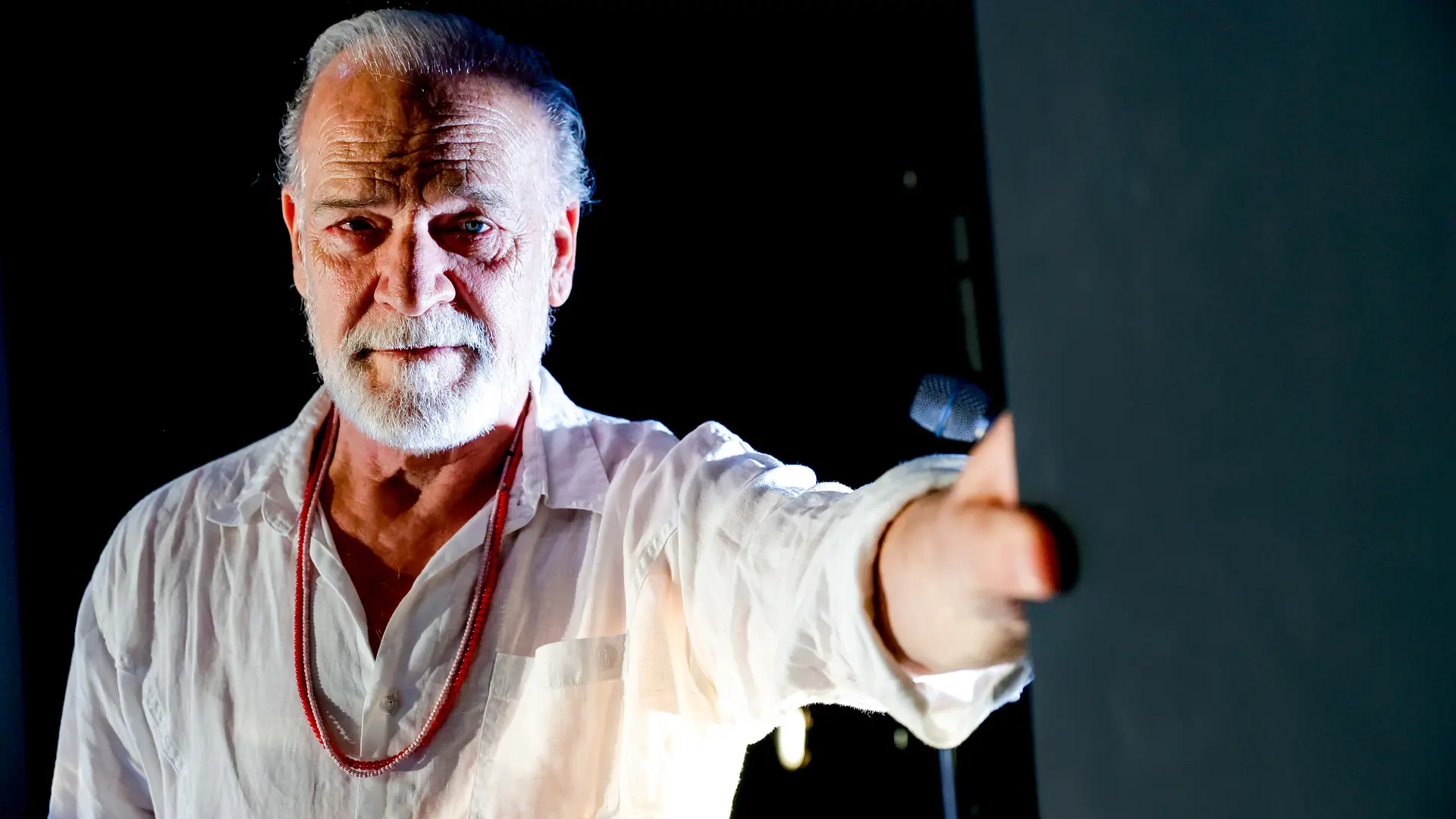 Lluís Homar: "A través del silencio se accede al espacio del alma, al encuentro con uno mismo"