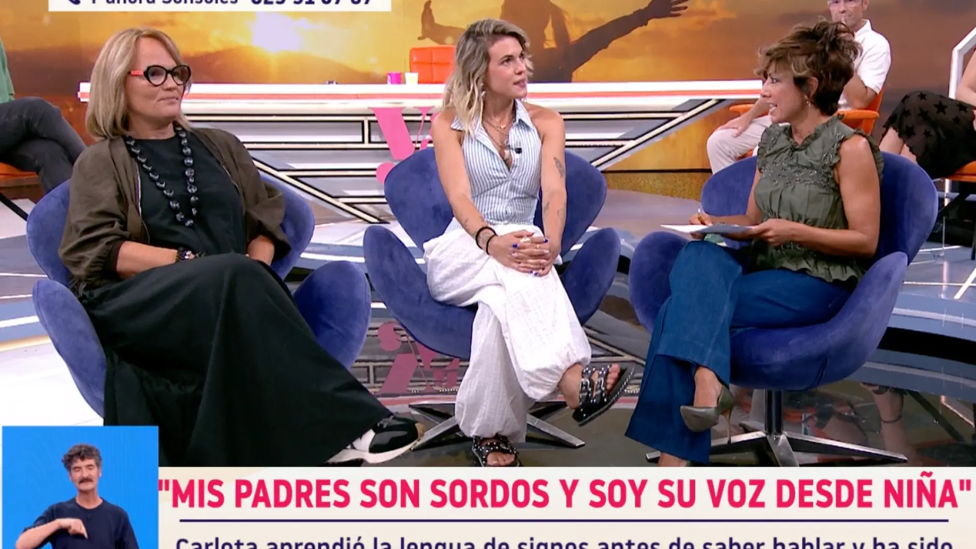 La historia de Carlota, hija de padres sordos: "Todavía hay muchísimas barreras"