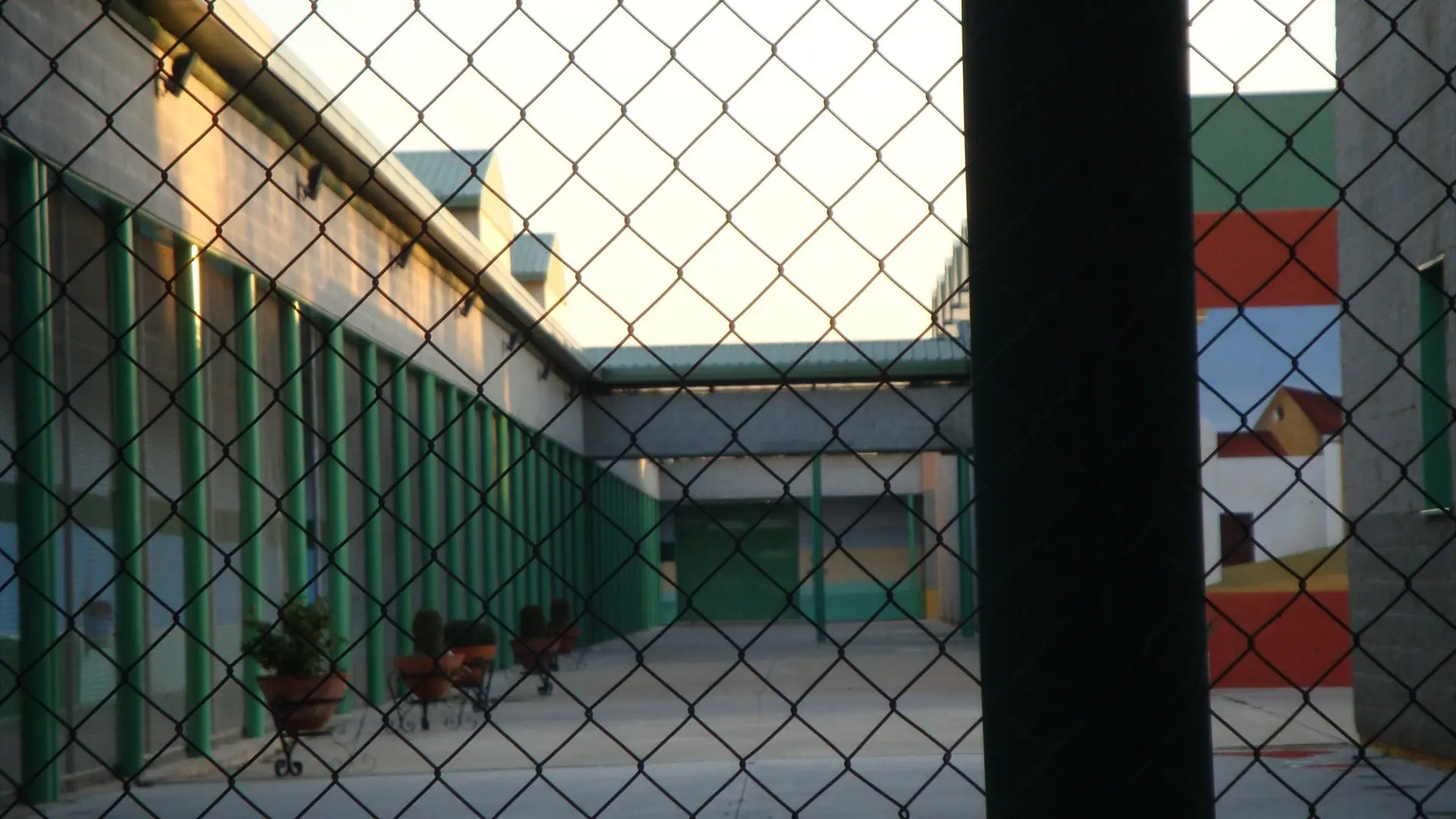 Un interno agrede a tres funcionarios en la cárcel de Huelva, según el sindicato CSIF