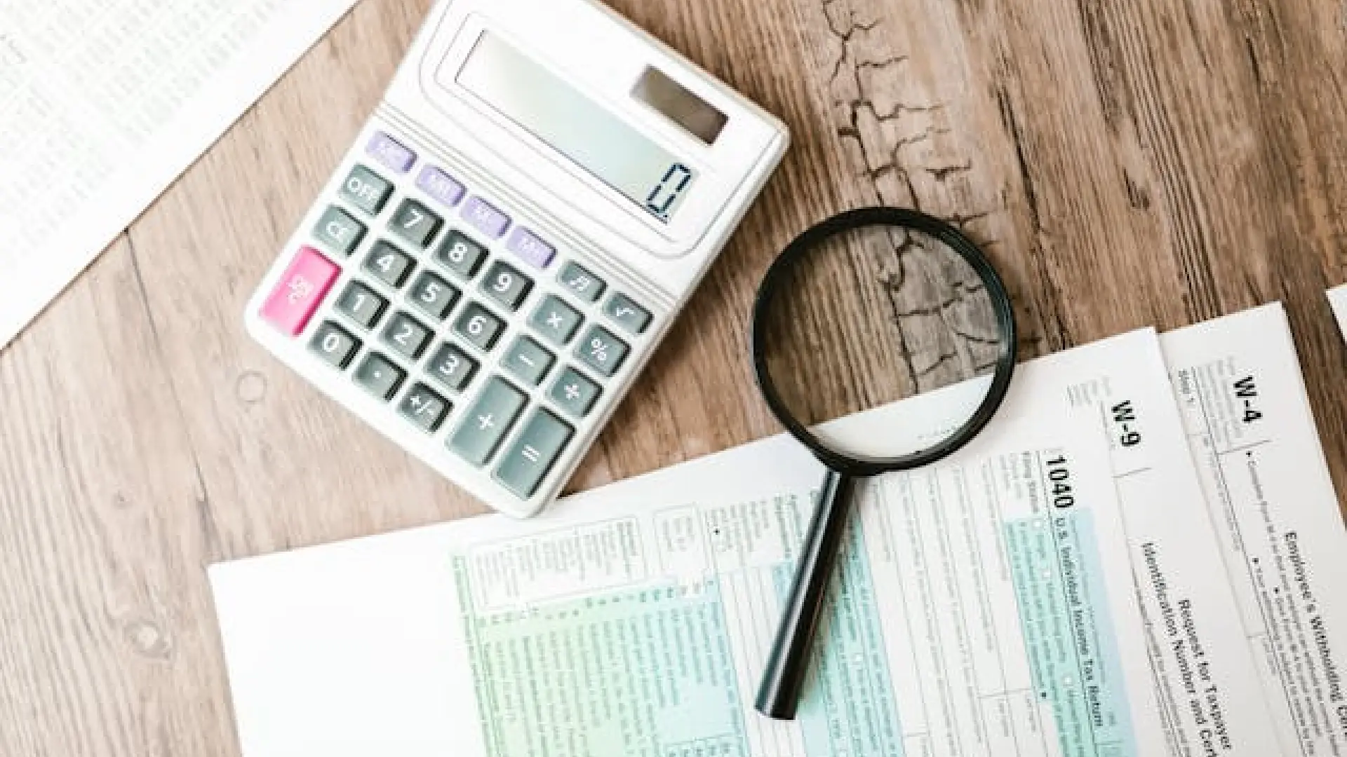 Trucos para ahorrarte hasta 10.000 € en tu próxima declaración de la Renta