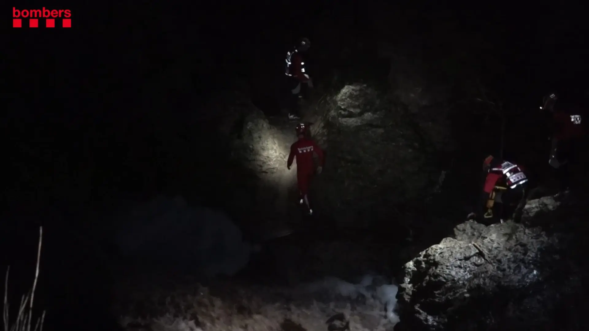 Hallan el cadáver de un menor arrastrado por una riada en Sant Pere de Riudebitlles y siguen buscando a su padre desaparecido