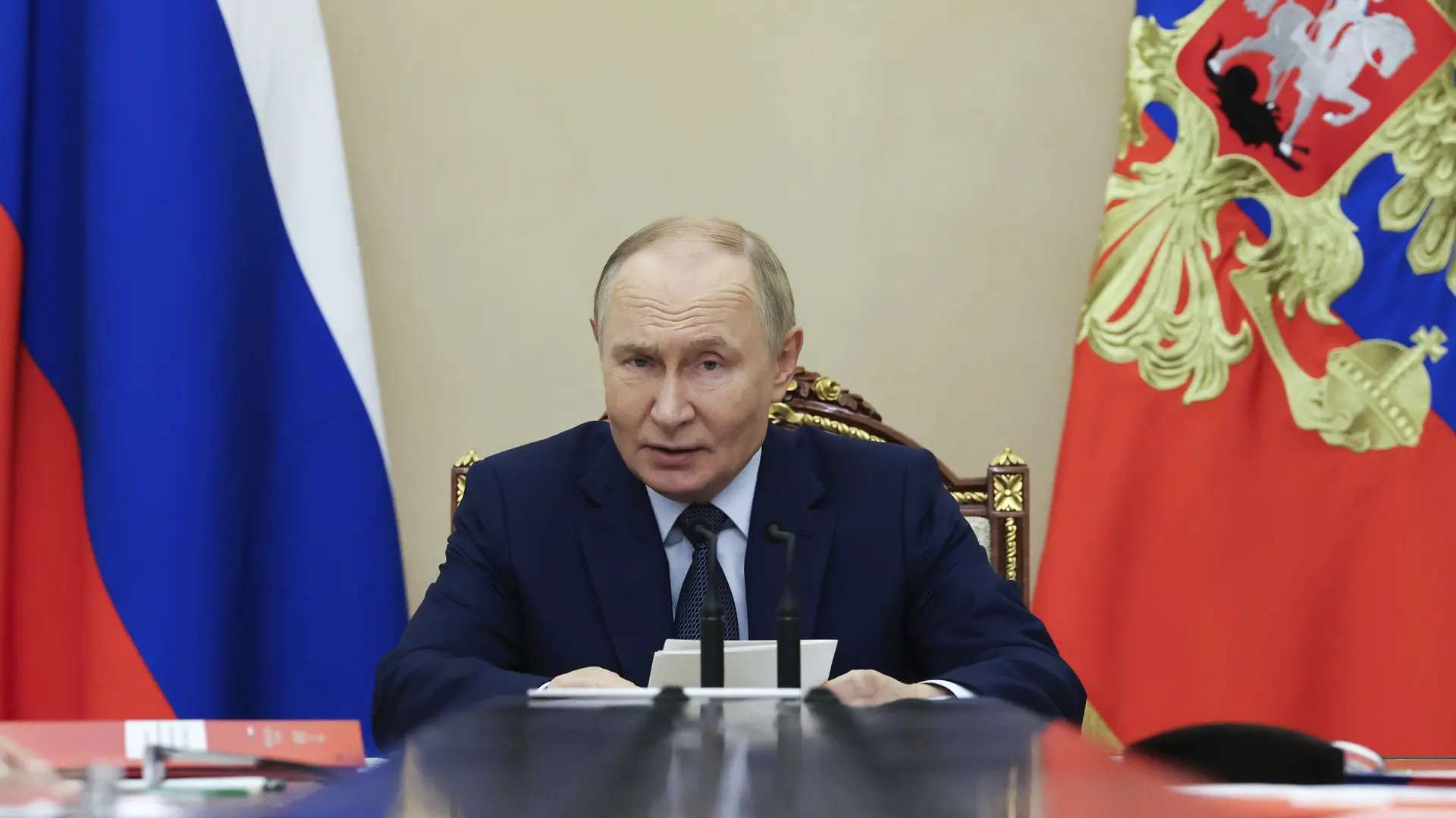 Putin advierte a EEUU que Rusia responderá "no de palabra, sino con medidas militares" ante cualquier amenaza
