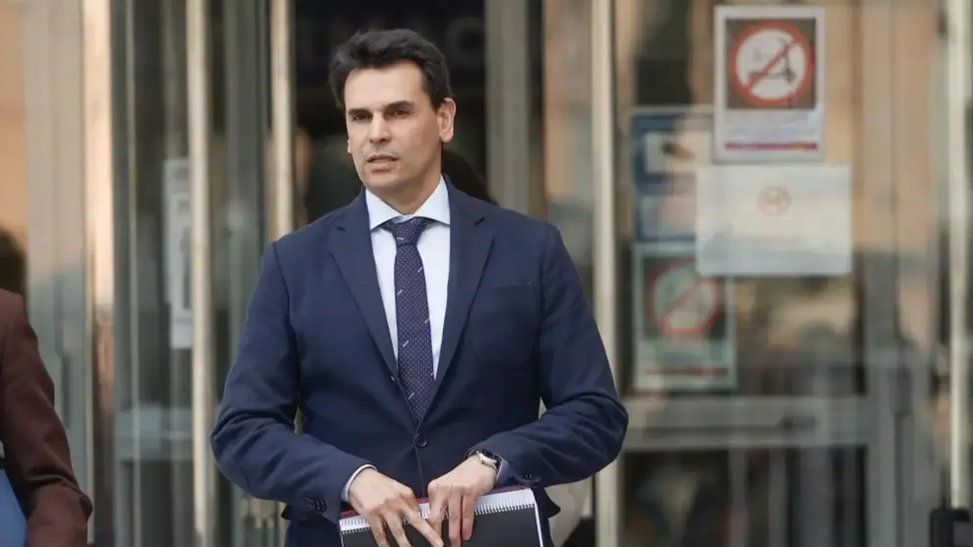 La jueza envía al banquillo a González Amador por fraude, falsedad documental, delito contable y pertenencia a grupo criminal