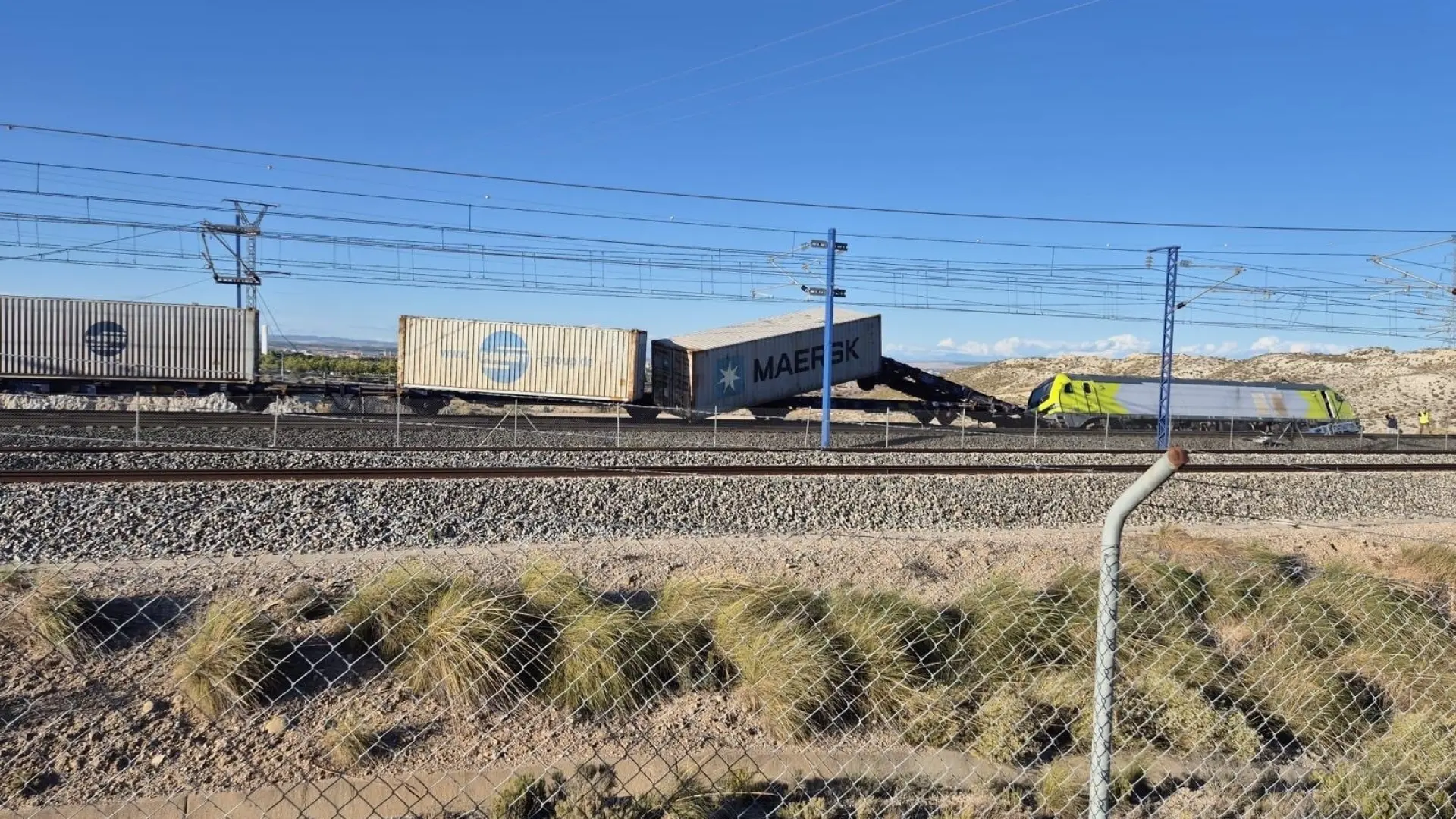 Herido grave un maquinista tras descarrilar un tren de mercancías en Zaragoza