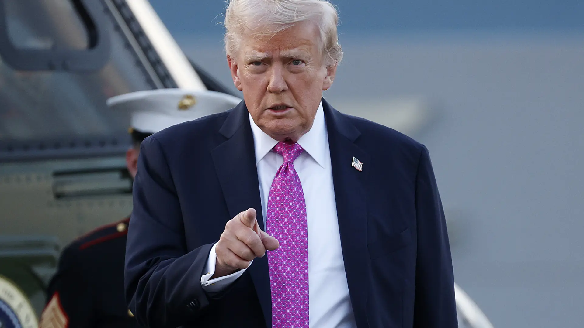 Trump reacciona enfurecido contra la ABC por el regreso de Jimmy Kimmel y amenaza con demandas: "¡Que se pudra!"