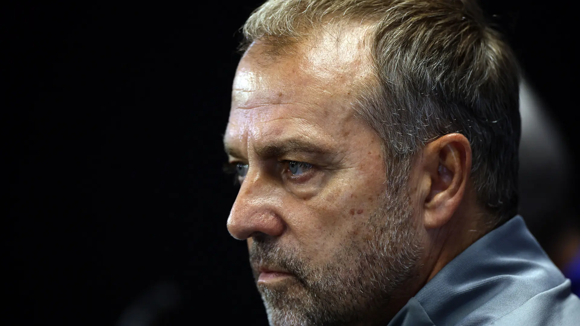 Hansi Flick reacciona a la grave lesión de Gavi: "Sabe que es duro, pero si alguien puede hacerlo, yo creo que ese es él"