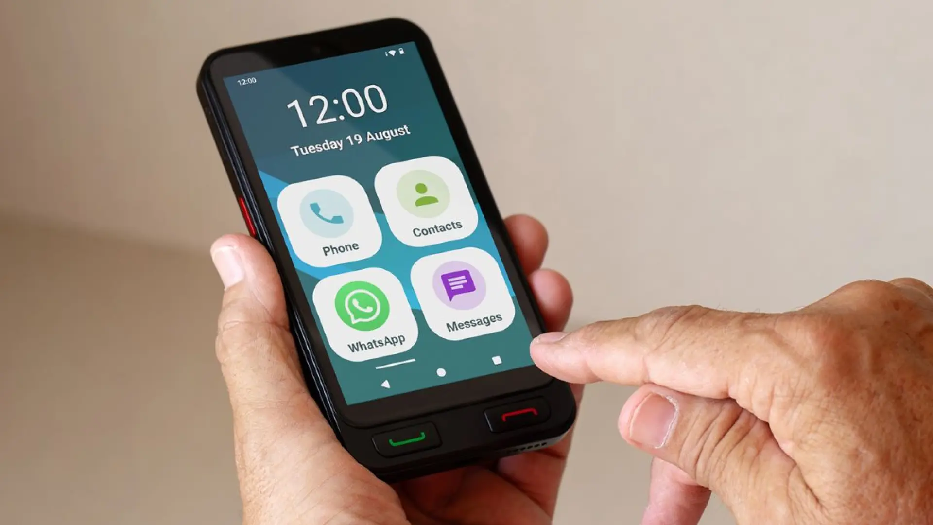 Usar un móvil nunca fue tan fácil: la española SPC lanza ZEUS 2, su nuevo smartphone para mayores