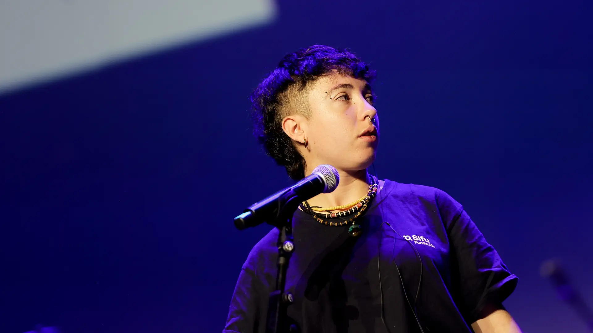 "La música me ayuda a bailar con mi locura en vez de pelearme con ella": Chinanevada, rapera con trastorno esquizoafectivo