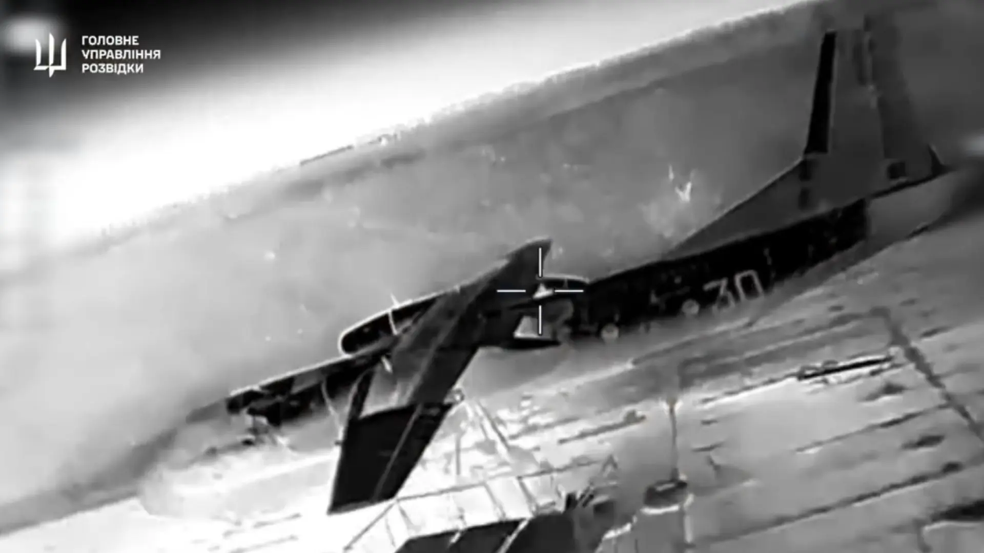Directo al blanco: el momento en el que Ucrania destruye en una noche tres aviones rusos en Crimea y Zaporiyia