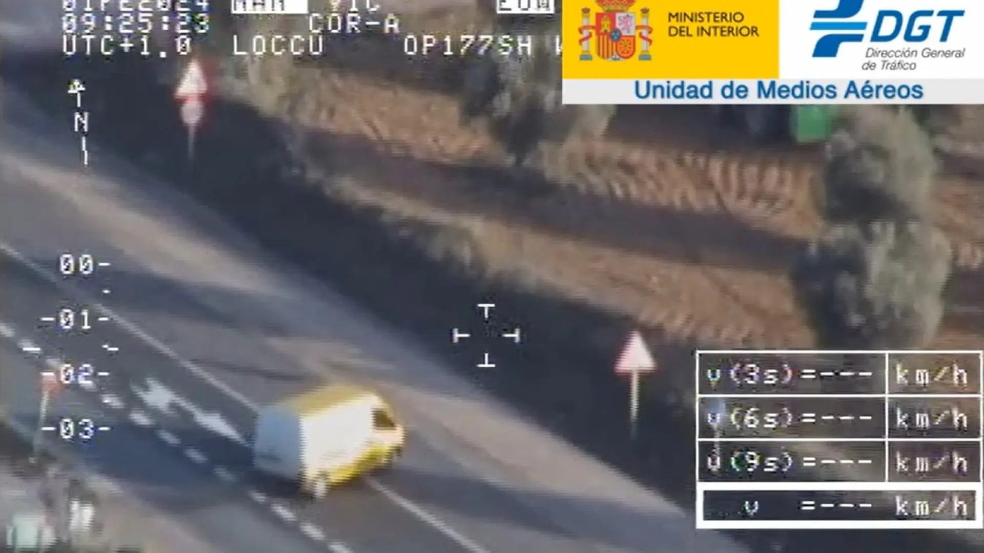 Impresionante vídeo de una furgoneta realizando un cambio de sentido prohibido: estas son las consecuencias a la que se puede enfrentar