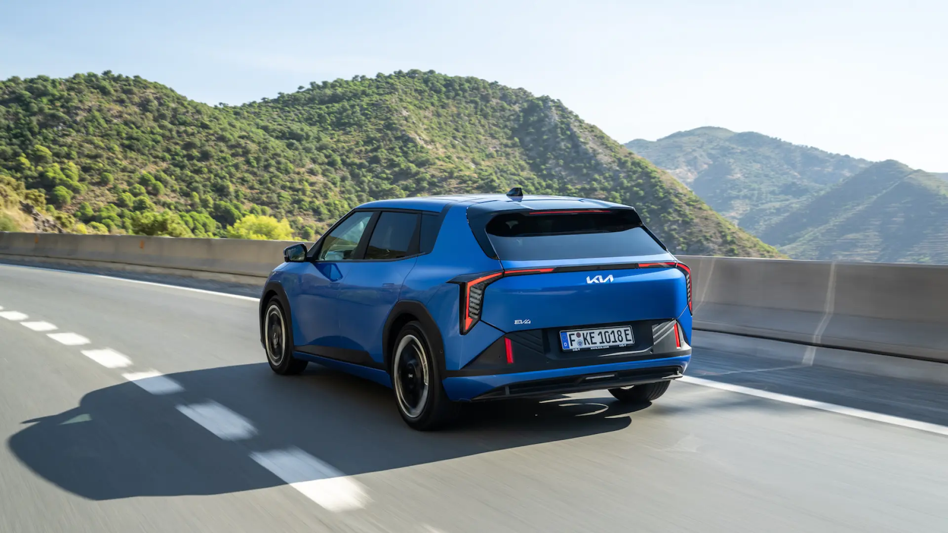 Conducimos el nuevo Kia EV4, un compacto eléctrico que va a dar que hablar