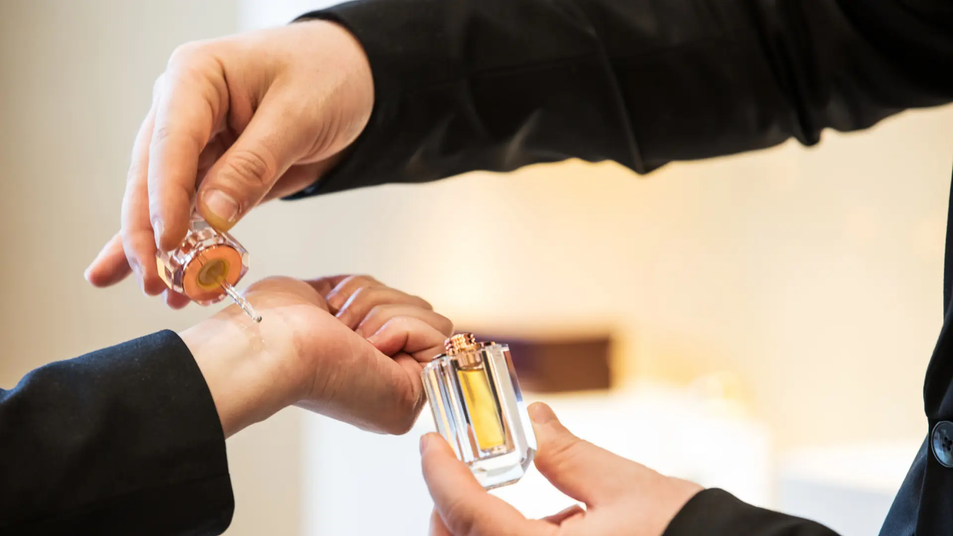 El 'boom' de los perfumes árabes: así puedes saber si son originales y descubrir fragancias exclusivas