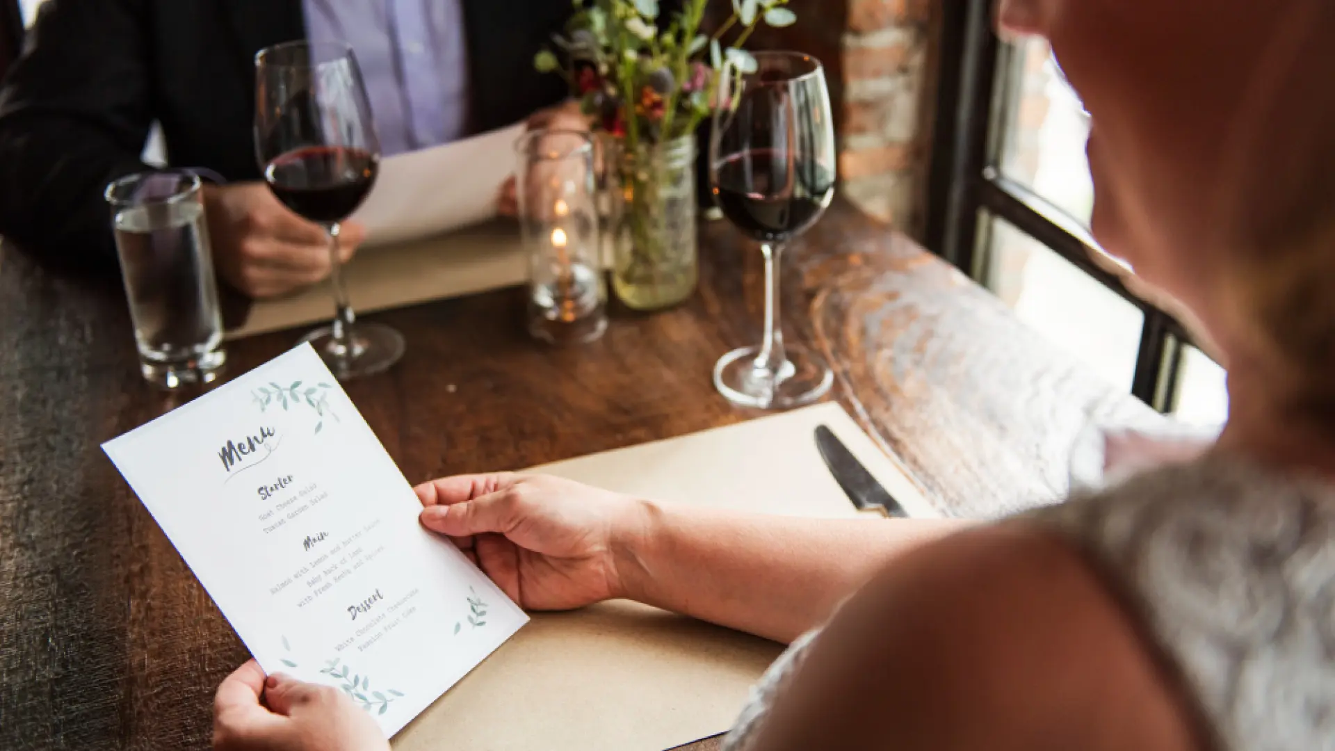 Ainhoa Aguirregoitia, ingeniera de menús: "La carta de los restaurantes es un 'mapa psicológico' lleno de trampitas"